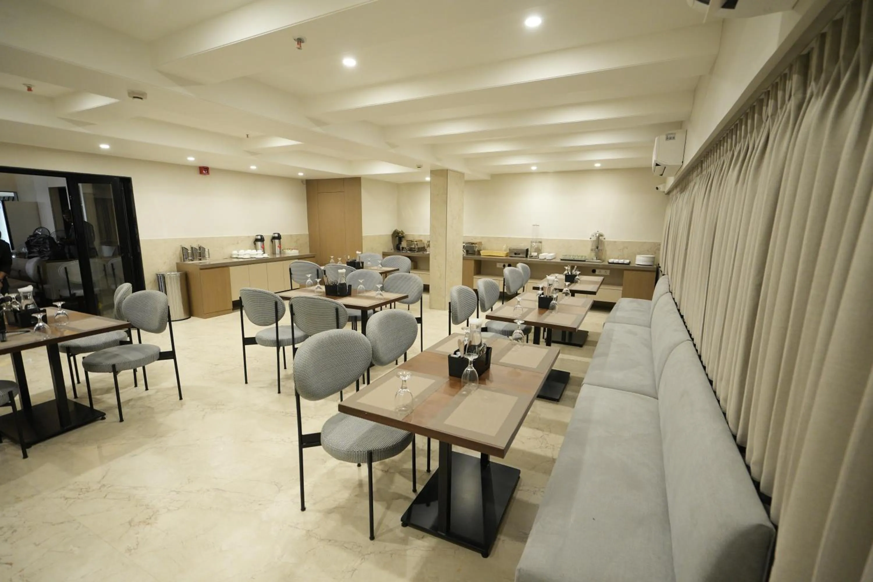Restaurant/places to eat in SIVANTA by BOMBAY GROUP OF HOTELS NAGPUR