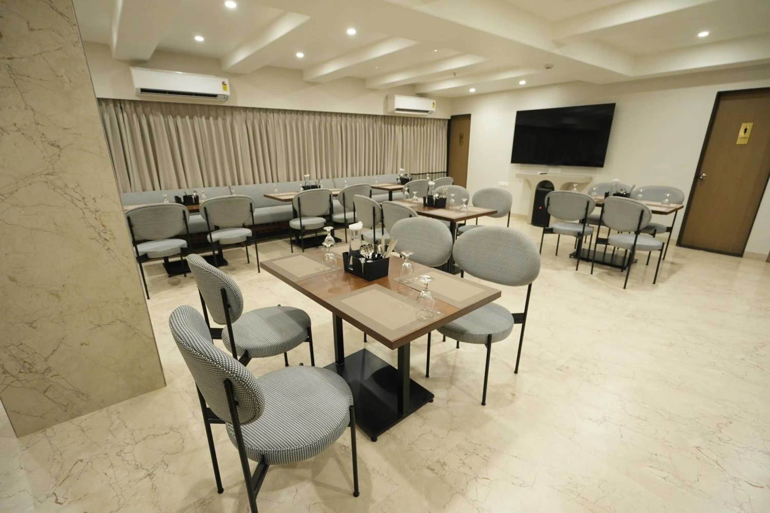 Restaurant/places to eat in SIVANTA by BOMBAY GROUP OF HOTELS NAGPUR