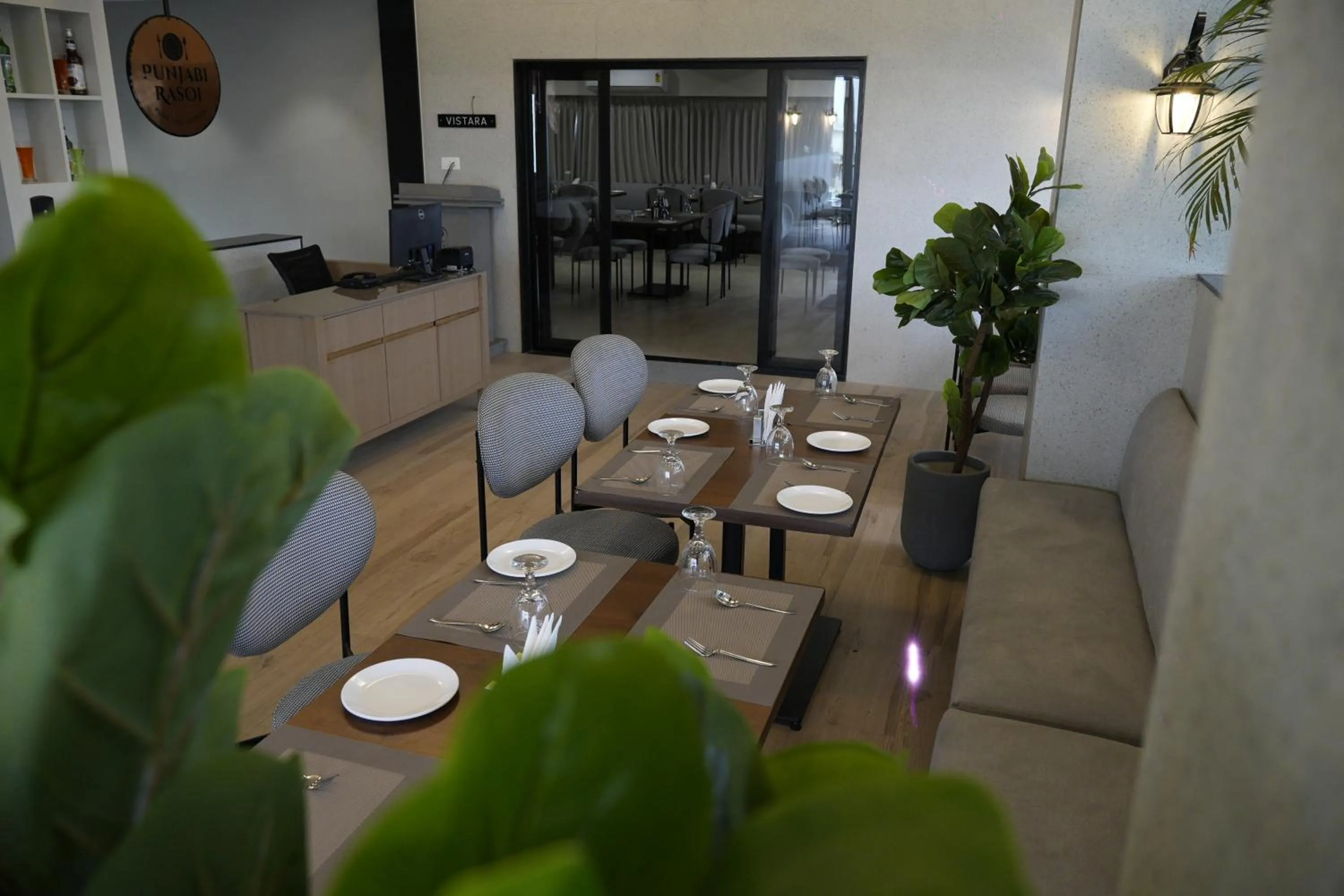 Restaurant/places to eat in SIVANTA by BOMBAY GROUP OF HOTELS NAGPUR