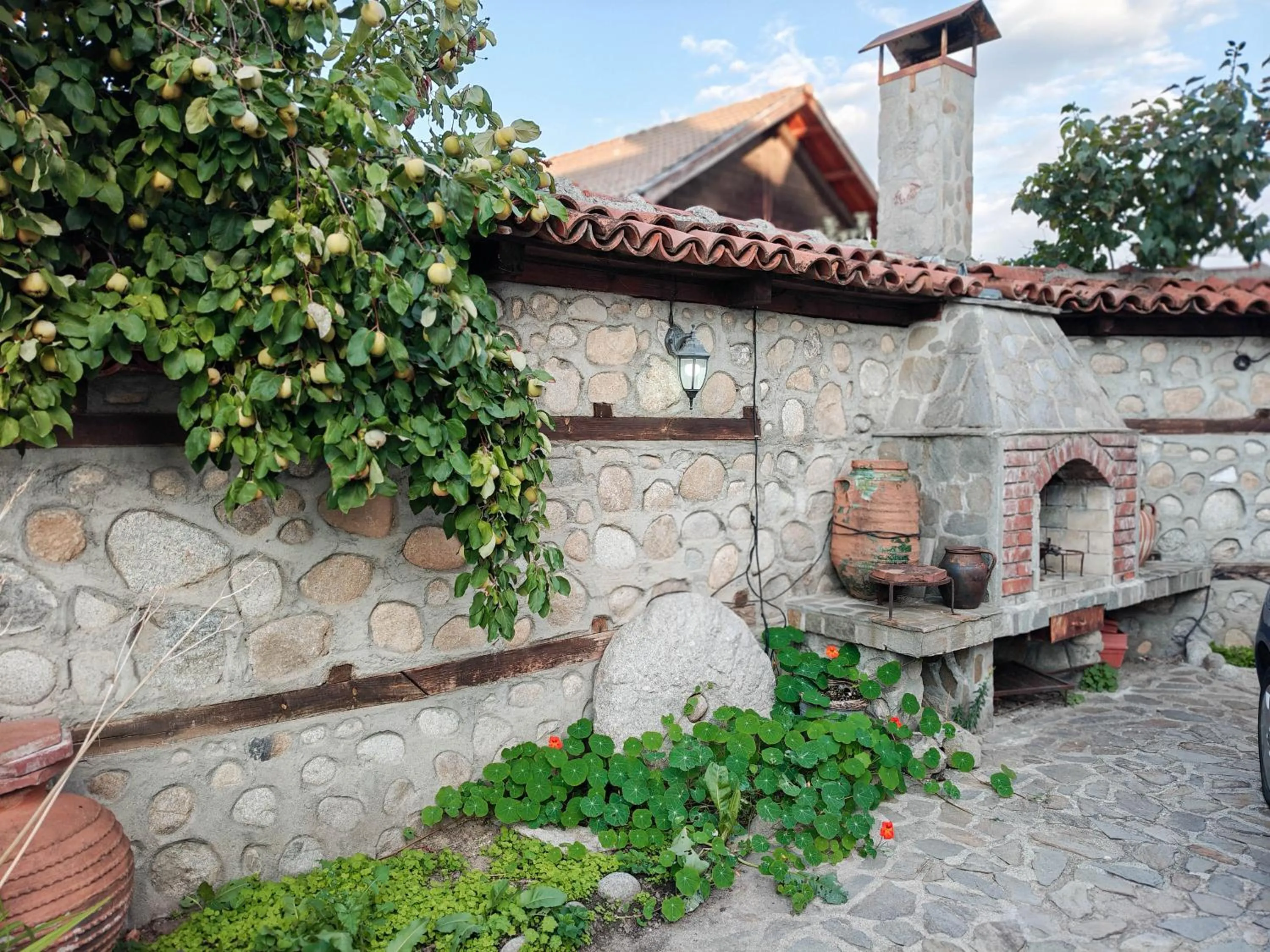 Todeva House Hotel and Tavern