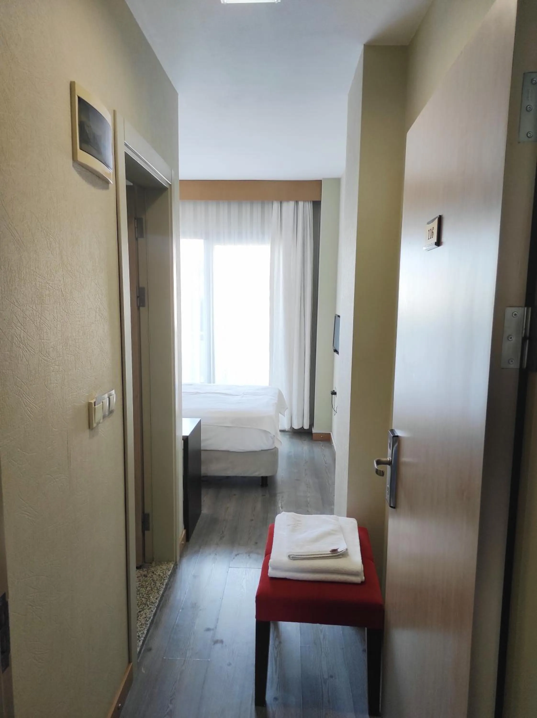 Photo of the whole room, Bed in Çilek Marina Otel