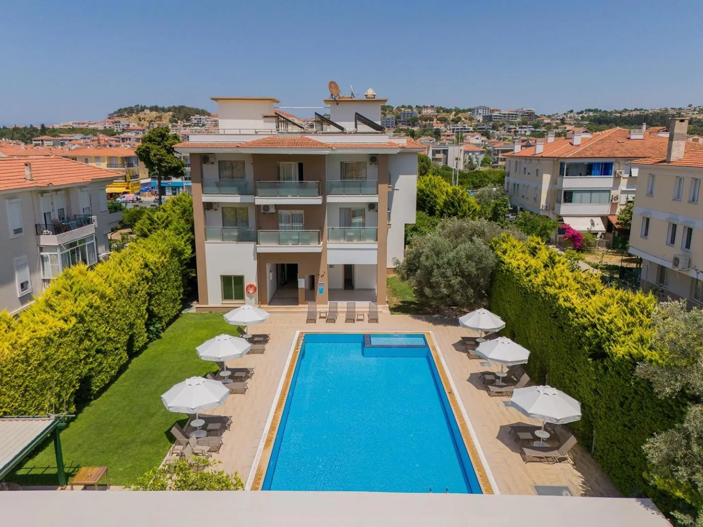 Swimming pool in Çilek Marina Otel