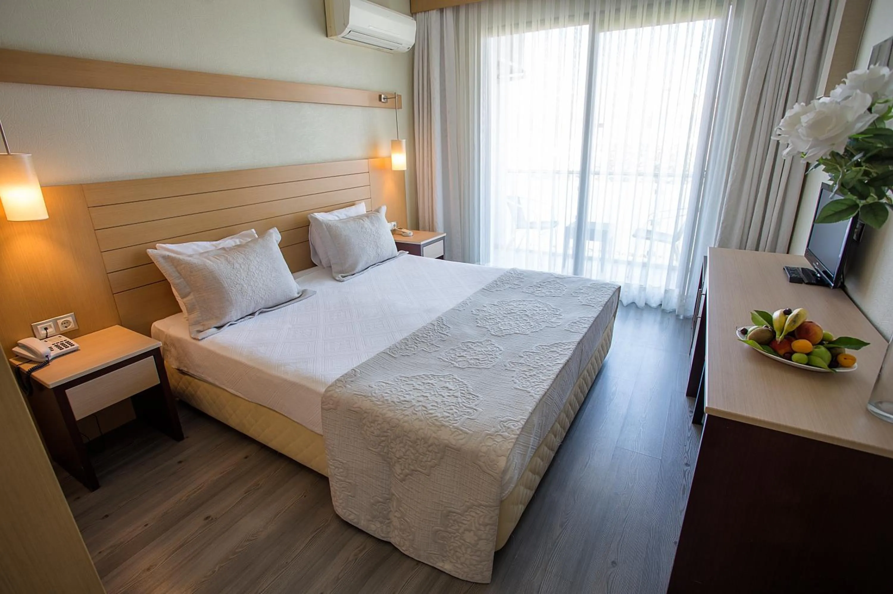 Bed in Çilek Marina Otel