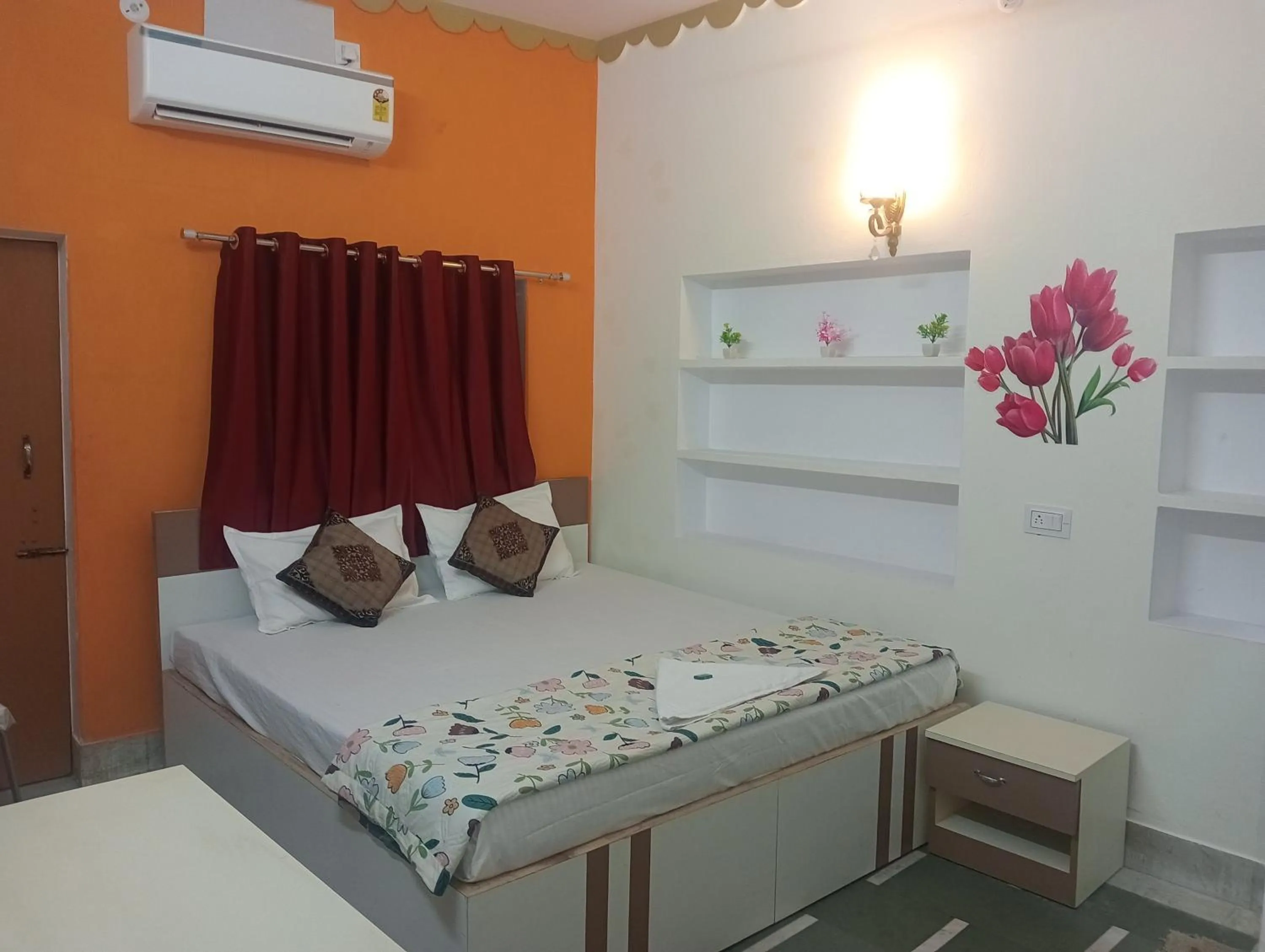 Bed in Rudra Guest House