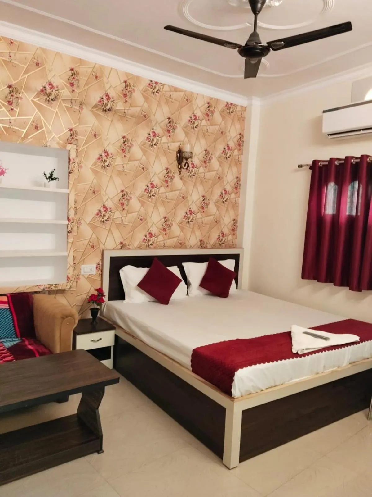 Bed in Rudra Guest House