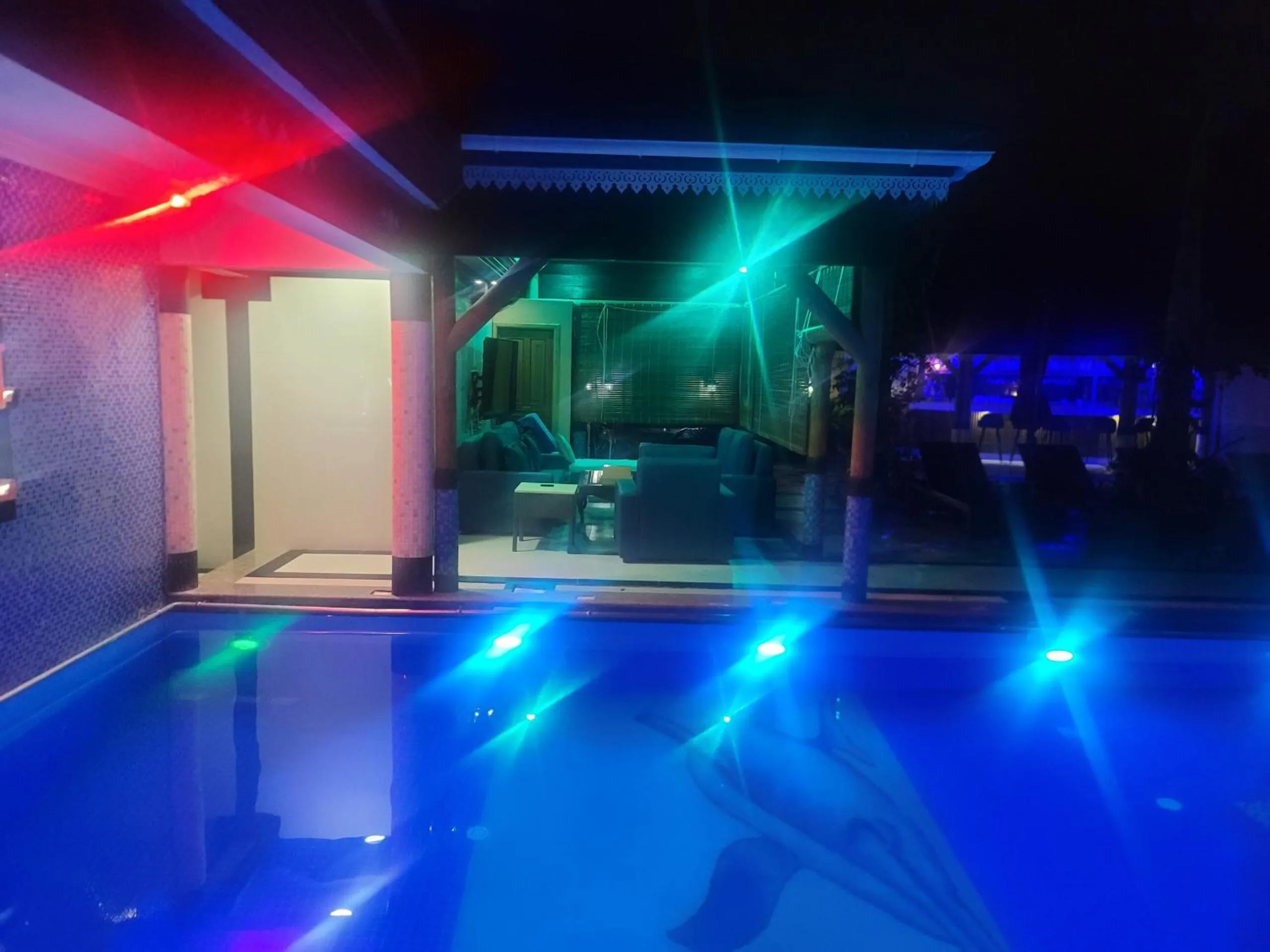 Swimming pool in Blue Rawal