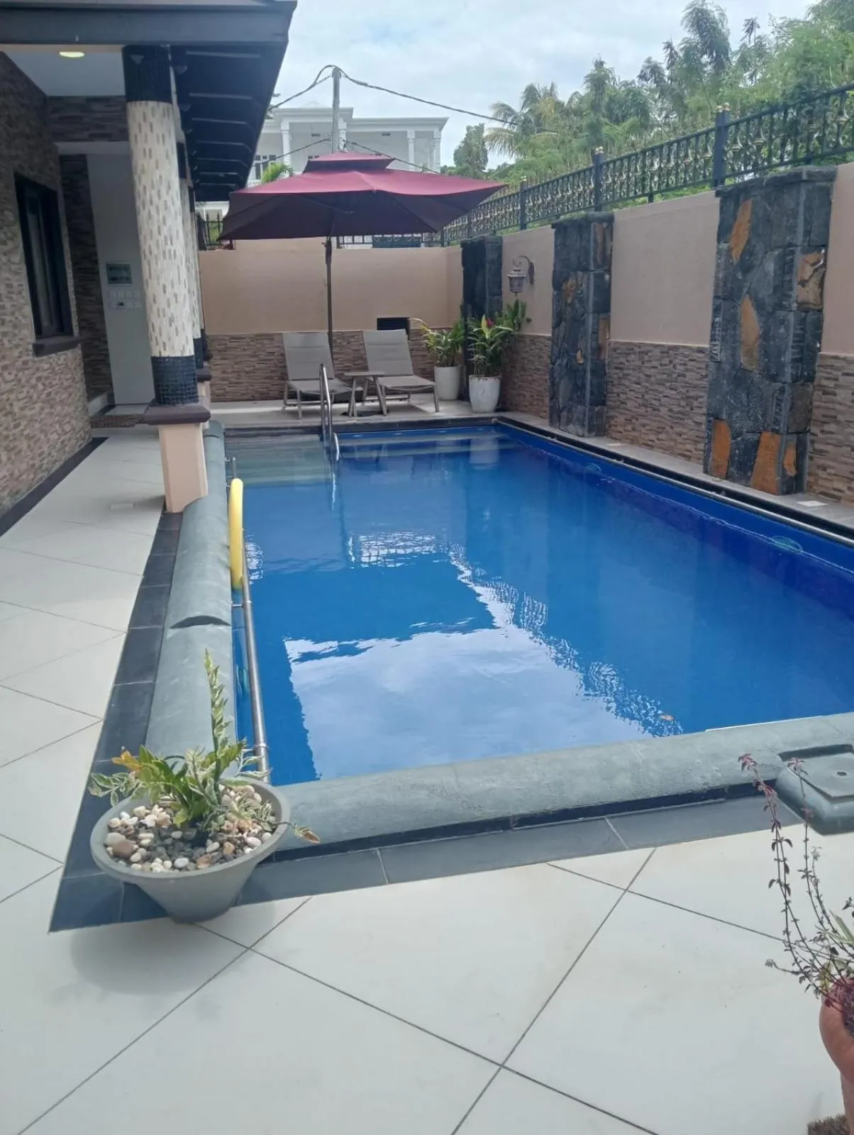 Swimming pool in Blue Rawal