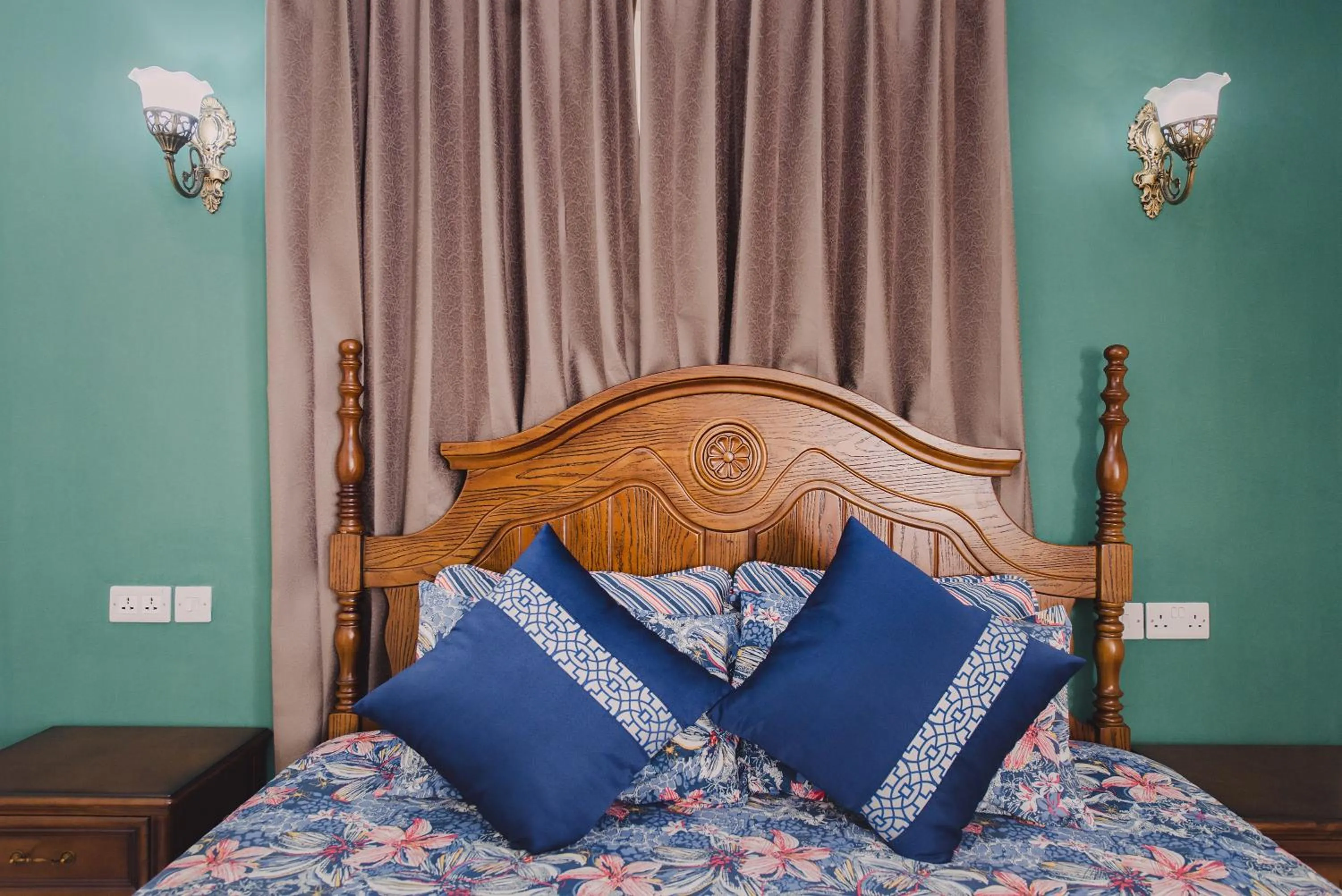 Bed in Blue Rawal