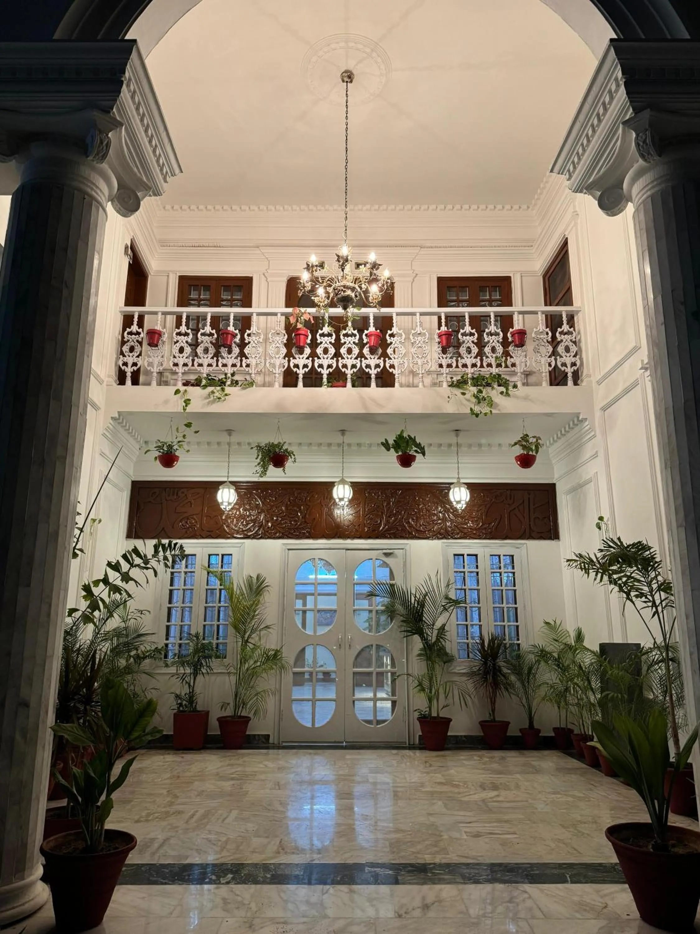 Facade/entrance in White House Karachi