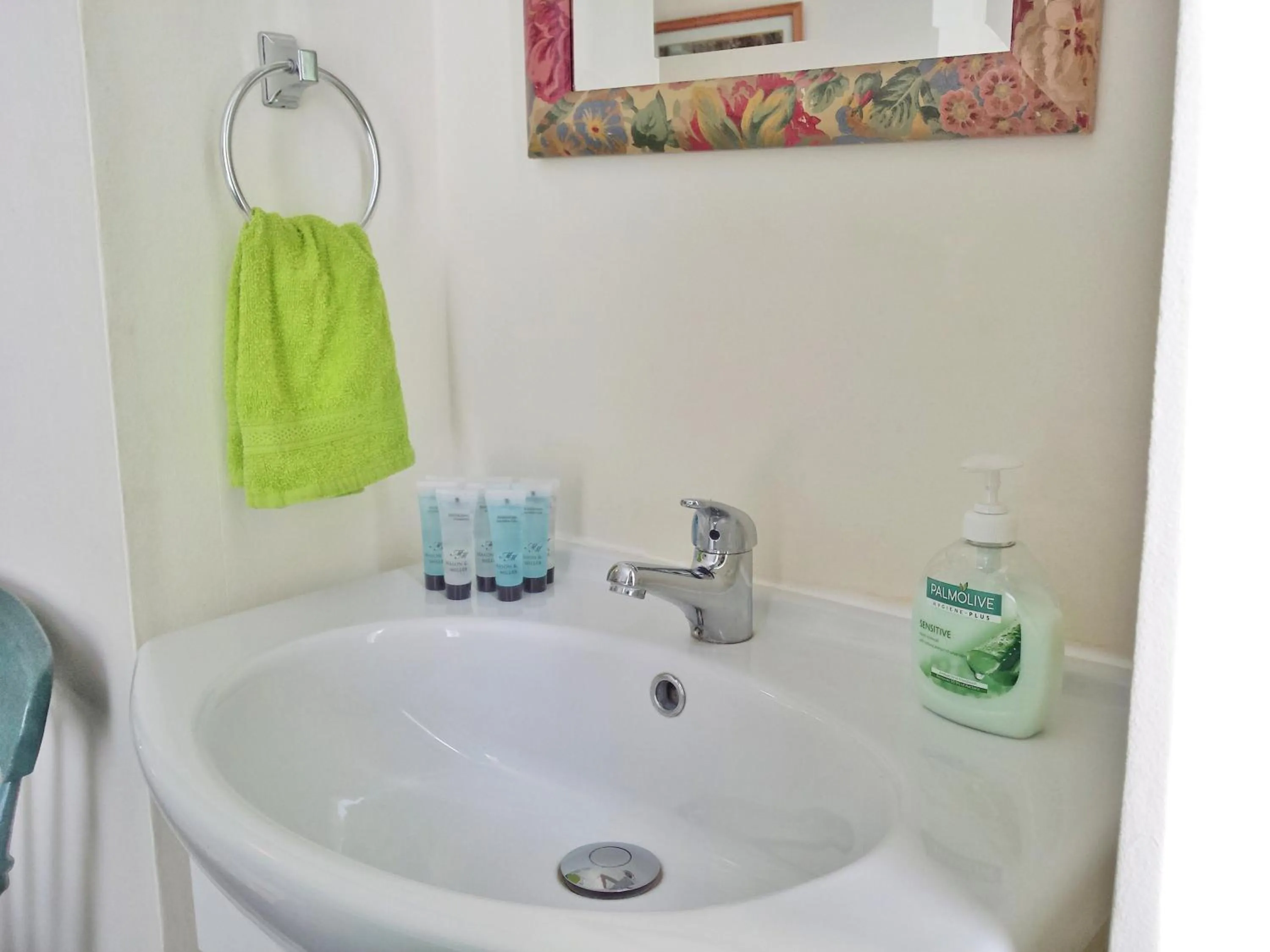 Bathroom in The Ravensbourne Hotel