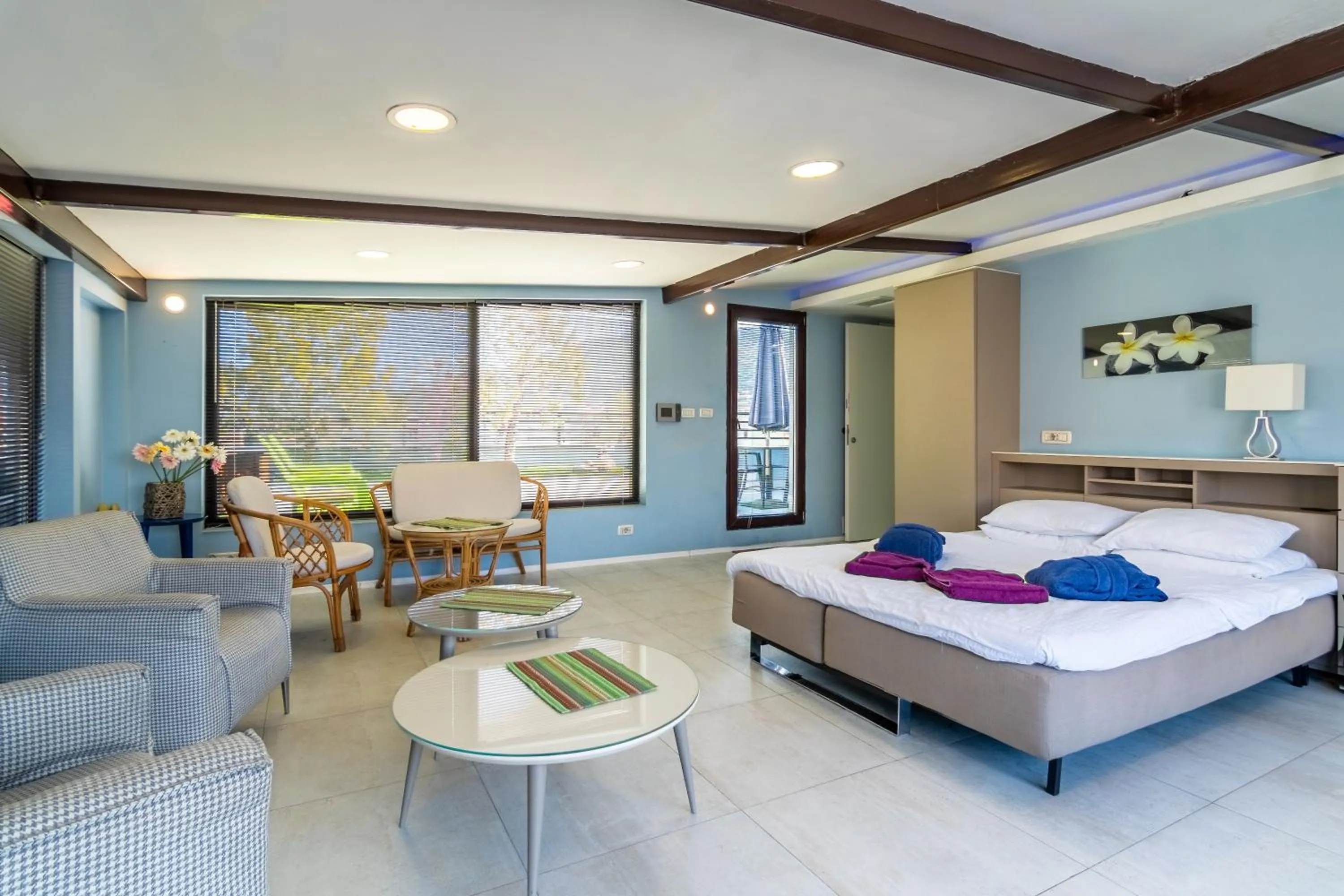 Living room, Bed in Joan Apartments & Spa