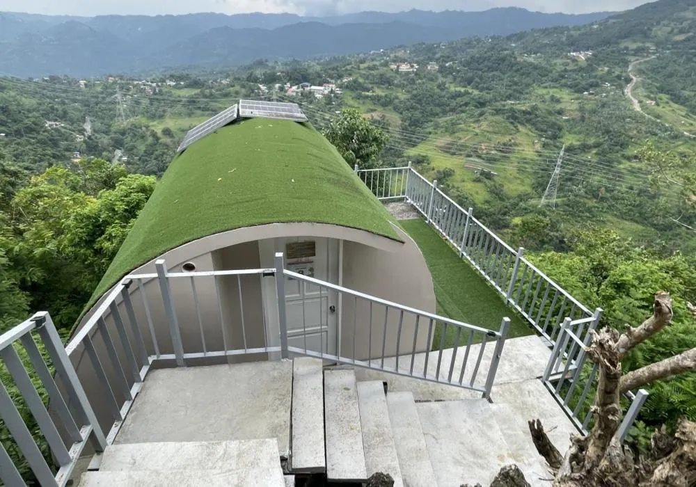 Mountain view in Serenity Farm and Resort by Hiverooms