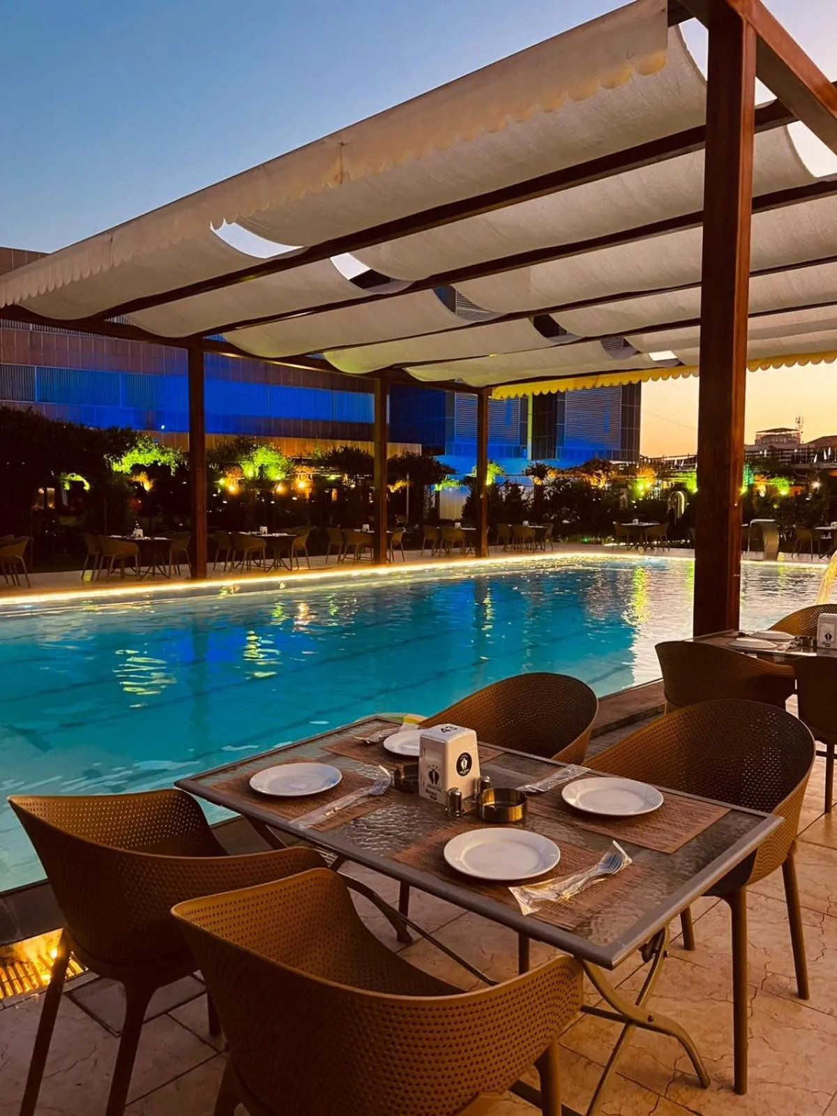 Restaurant/places to eat in Abu Sanaa Hotel