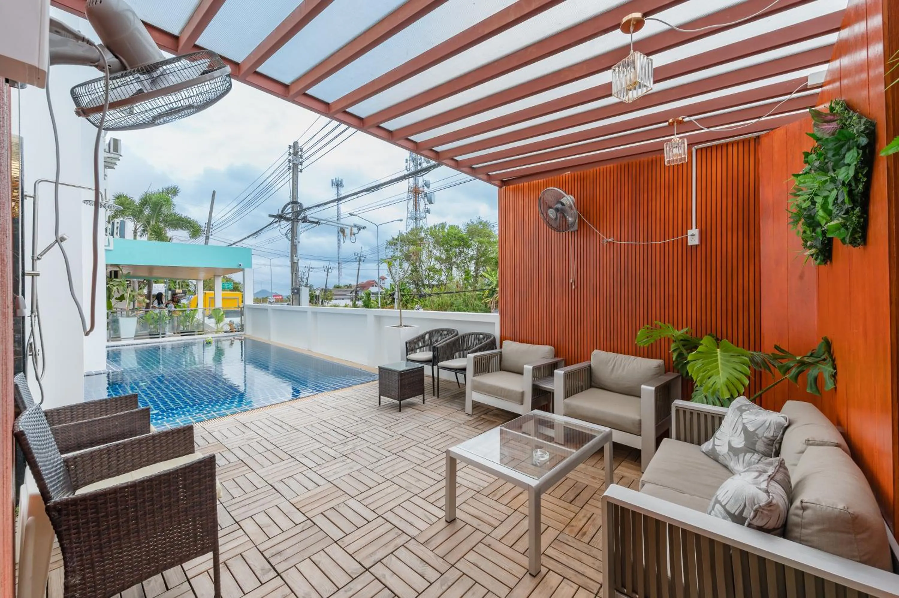 Swimming pool in De Blue Sea Rawai Hotel