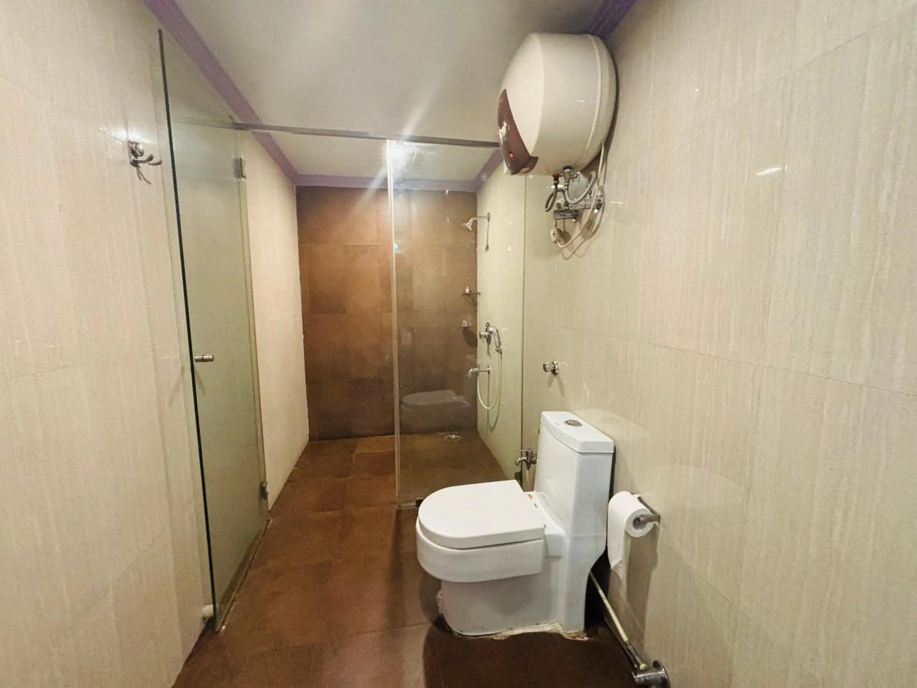 Toilet in Hotel Chariot Inn Patna