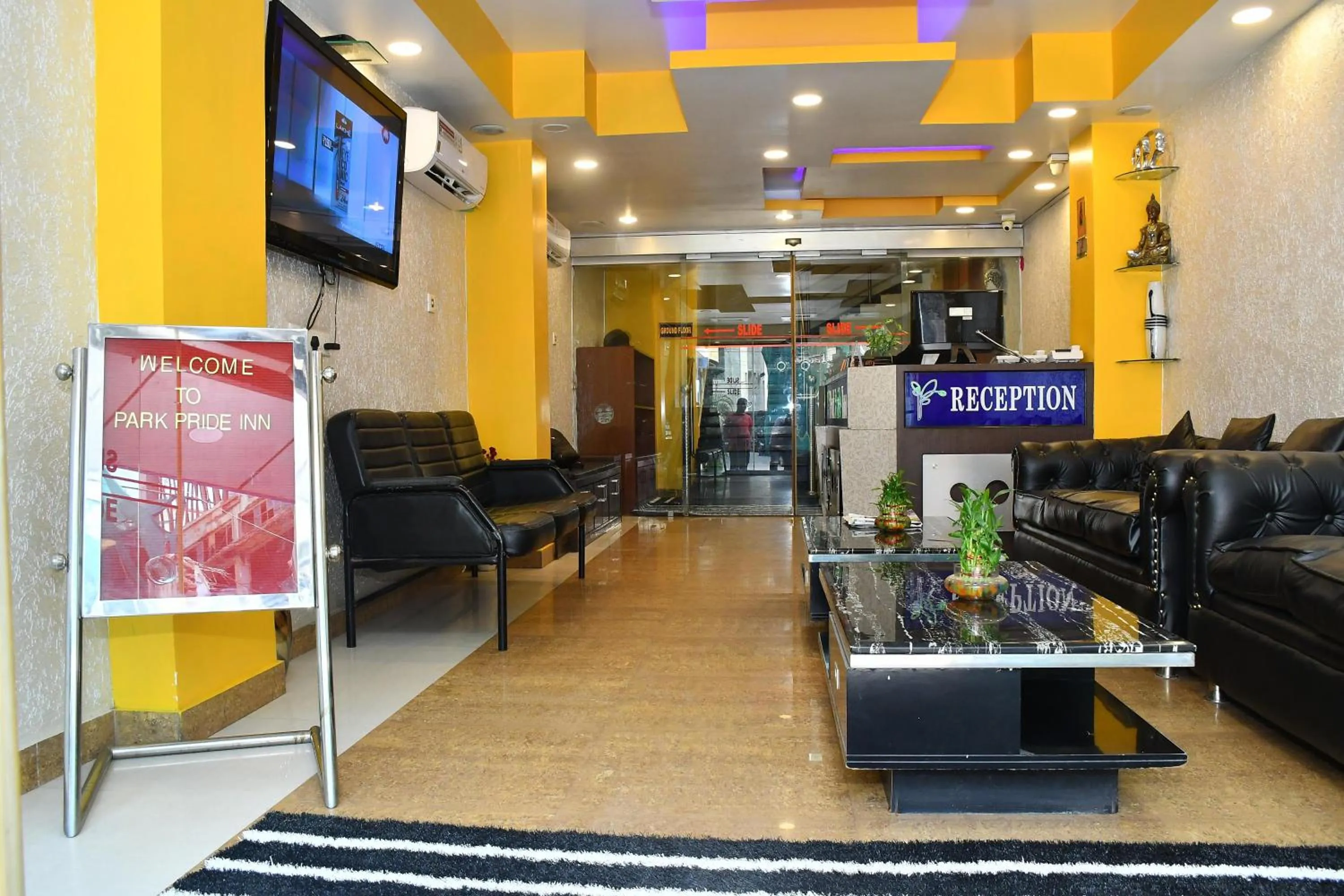 Lobby or reception in Hotel Chariot Inn Patna