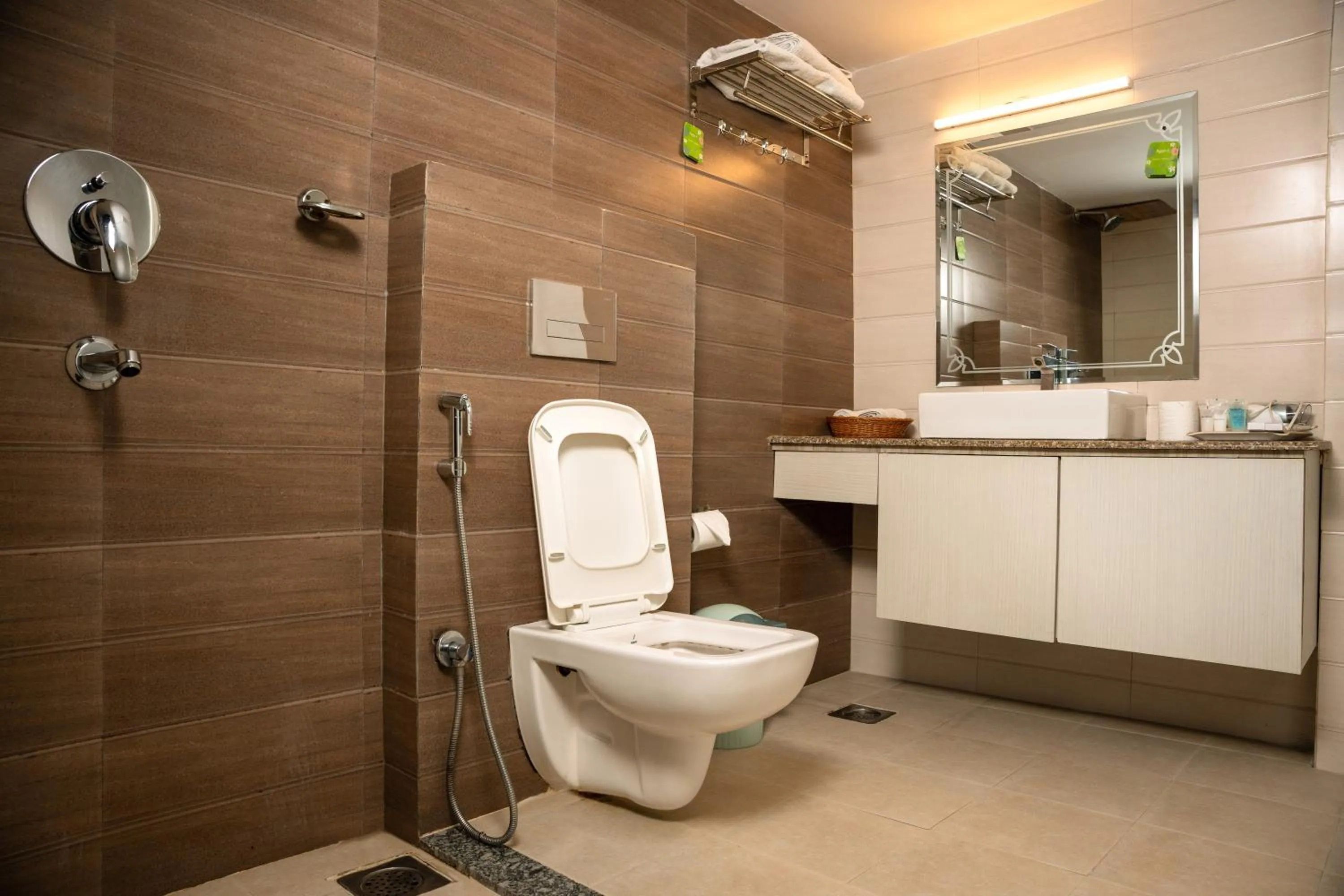 Shower in Norbulinka Boutique Hotel