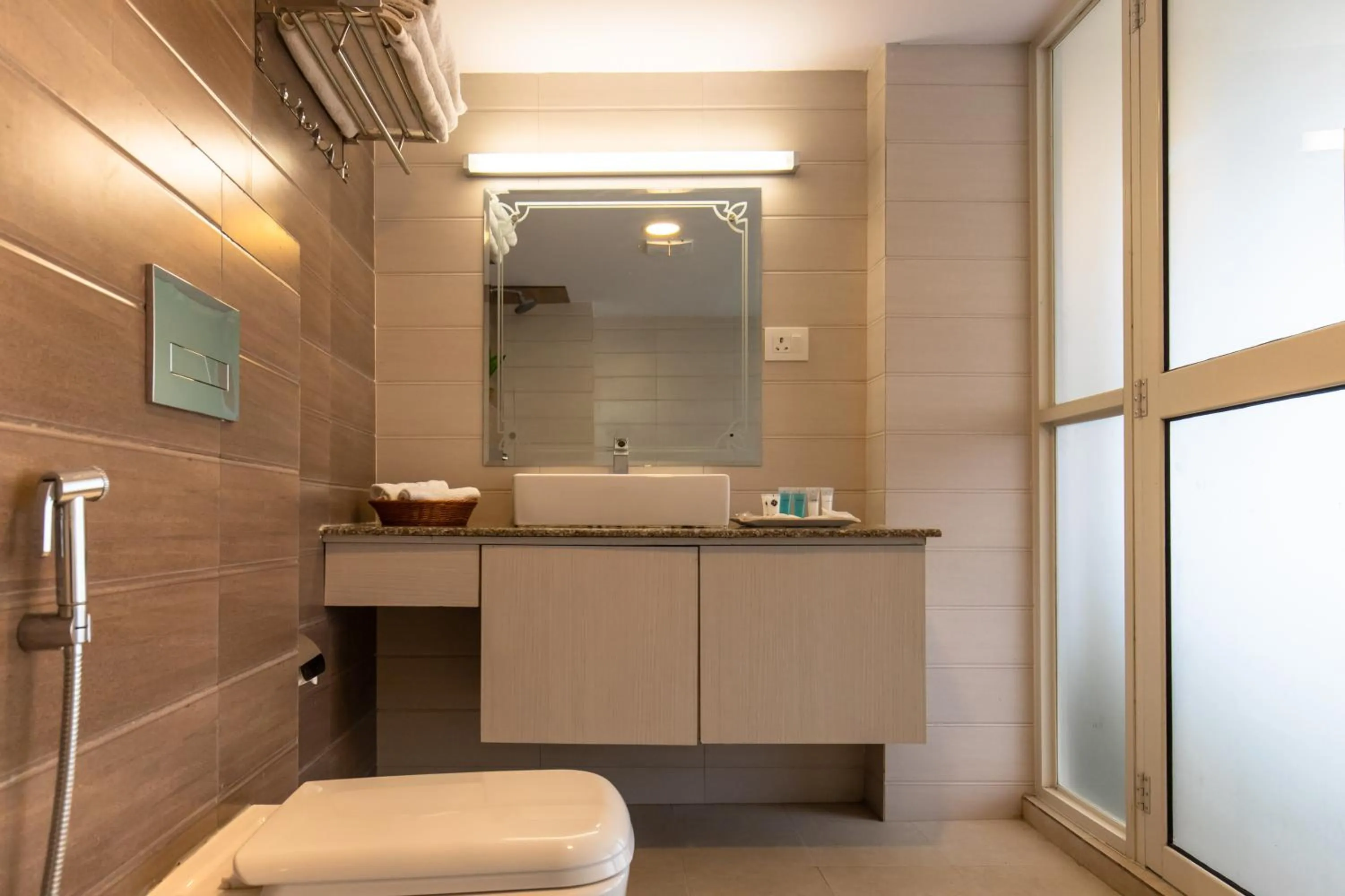 Shower in Norbulinka Boutique Hotel