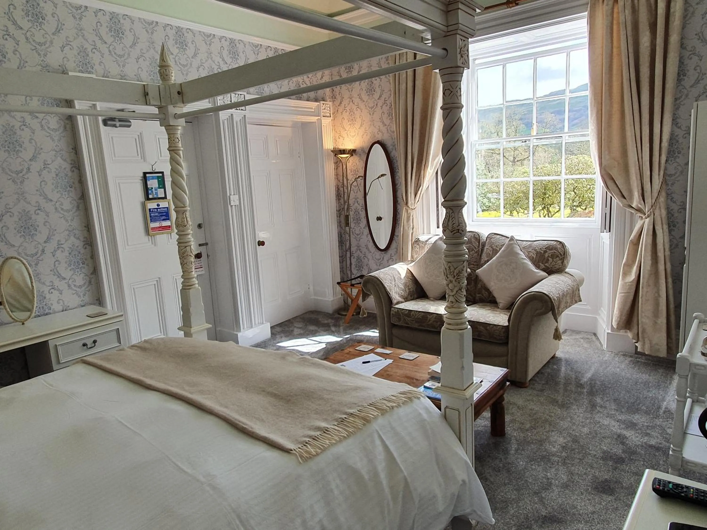 Photo of the whole room, Bed in Foxghyll Country House