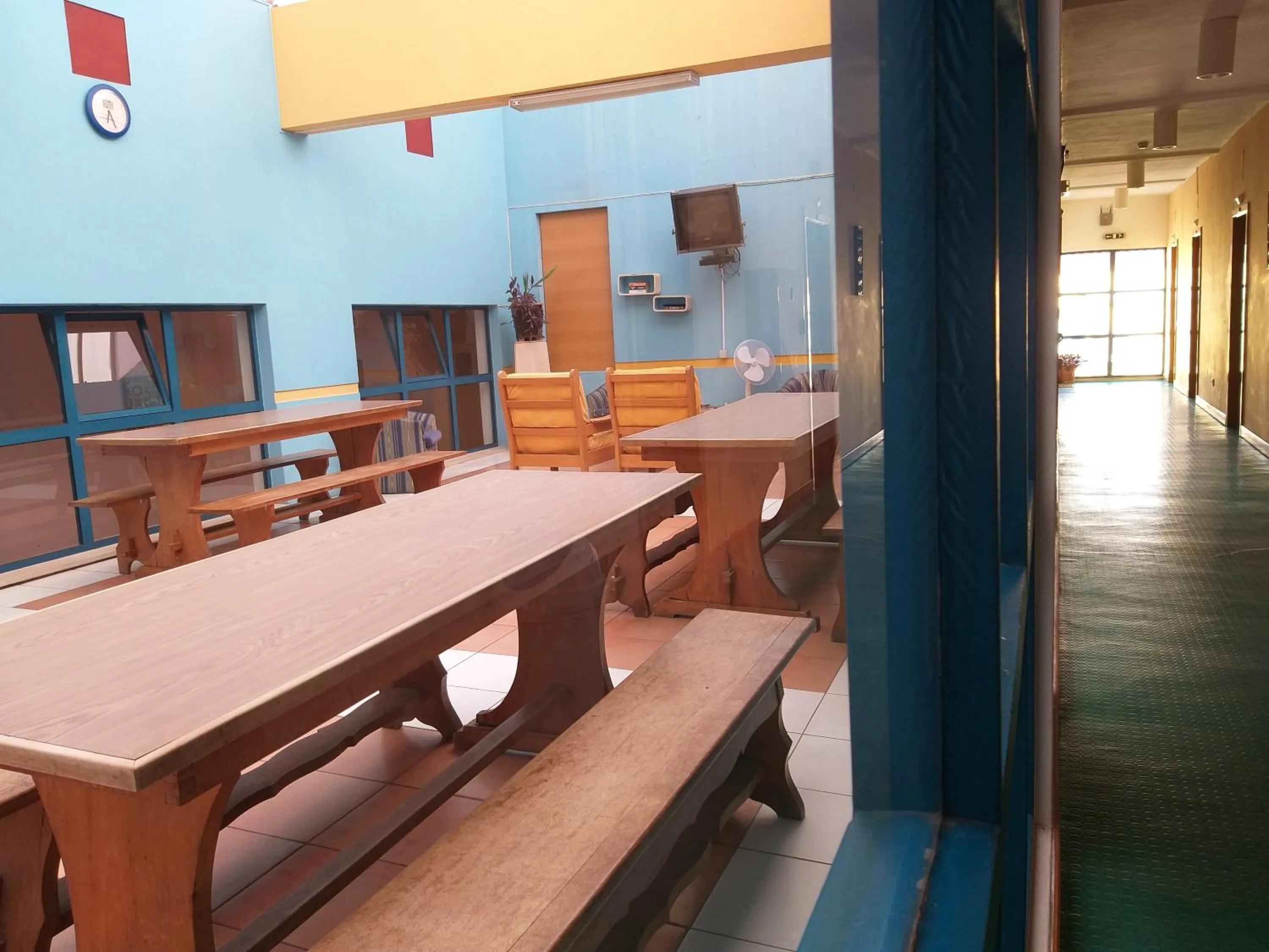 TV and multimedia in HI Faro – Pousada de Juventude