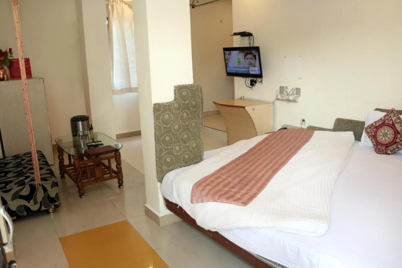 Bedroom, Bed in Hotel utkarsh