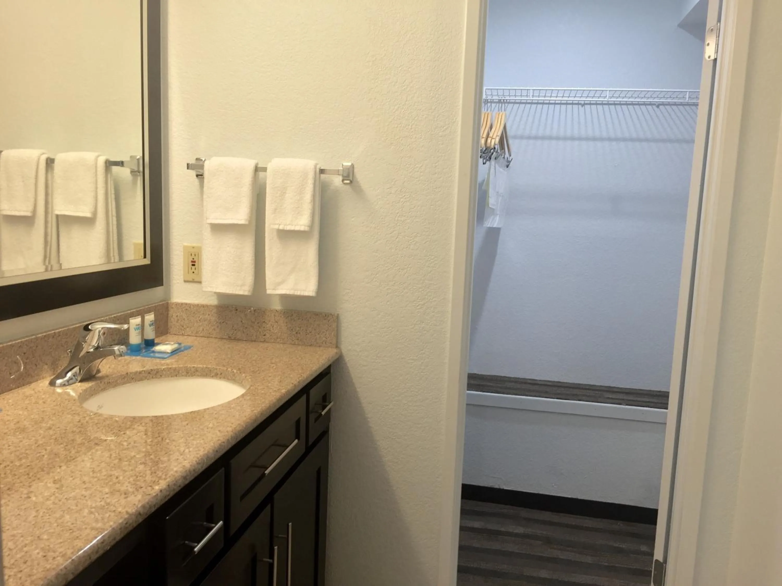 Bathroom in Hyatt House LAX Manhattan Beach