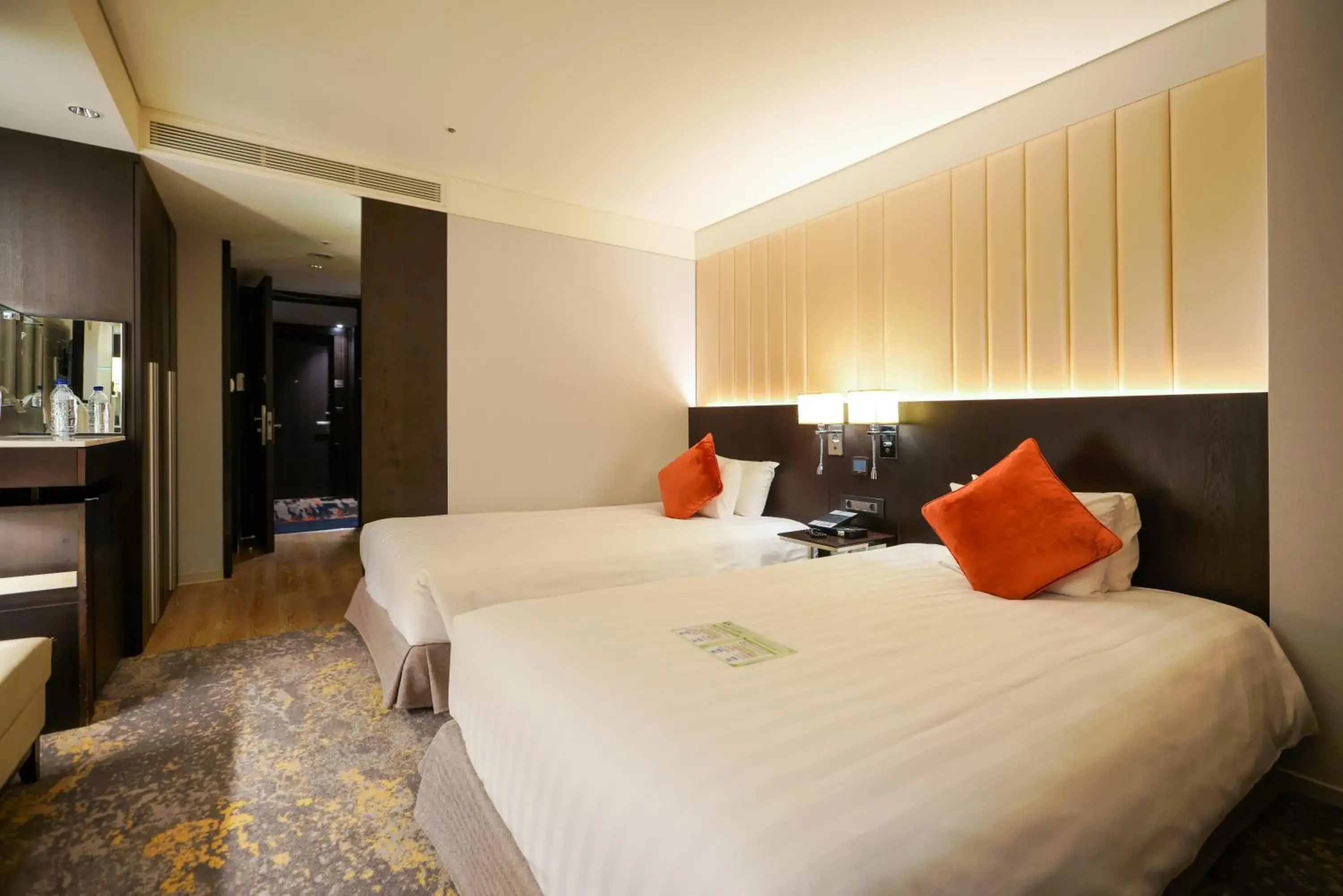 Standard Twin Room in Solaria Nishitetsu Hotel Seoul Myeongdong - Renovated in 2025 Standard Twin Room in Solaria Nishitetsu Hotel Seoul Myeongdong - Renovated in 2025