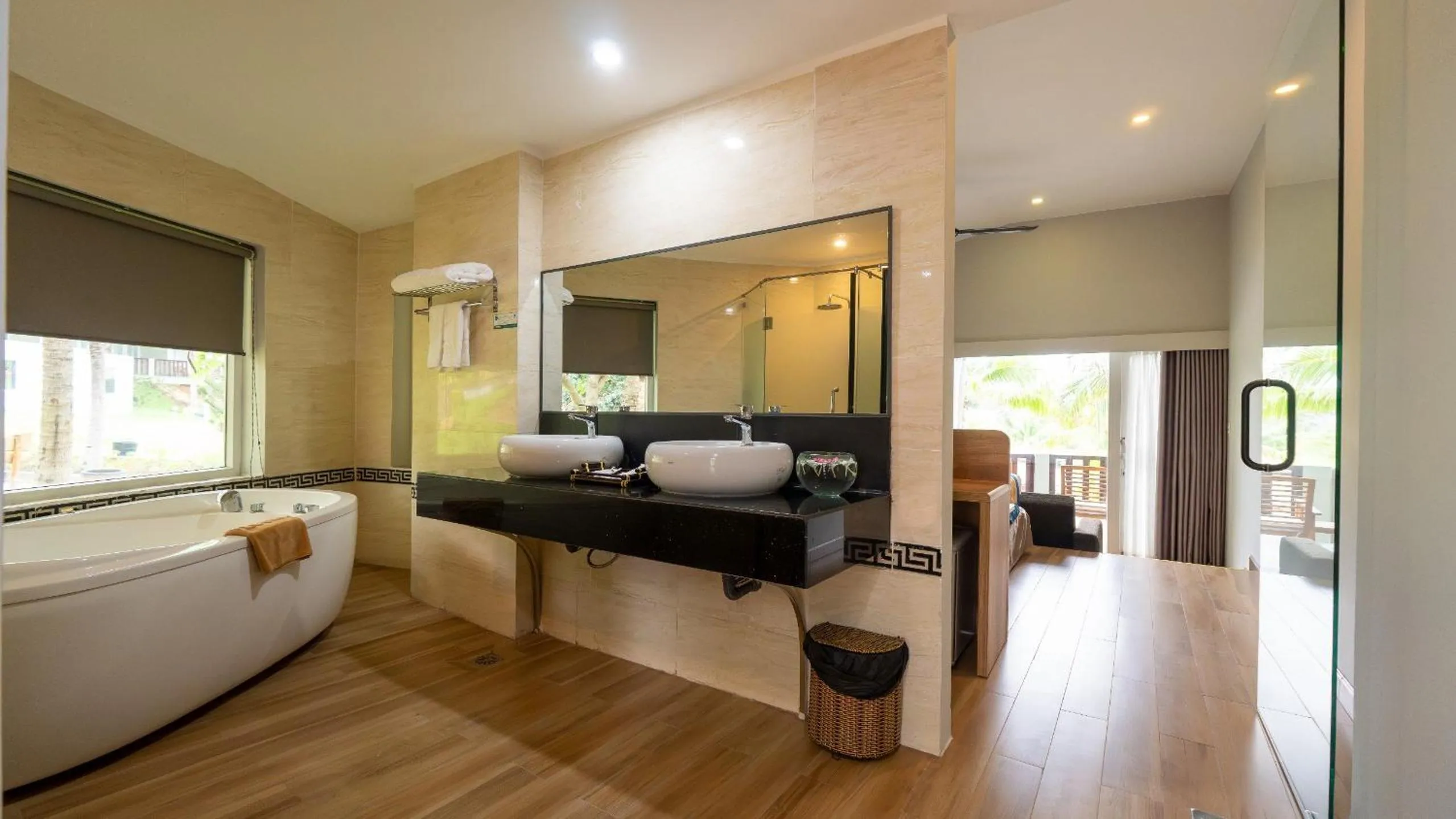 Bathroom, Bed in Sandunes Beach Resort & Spa