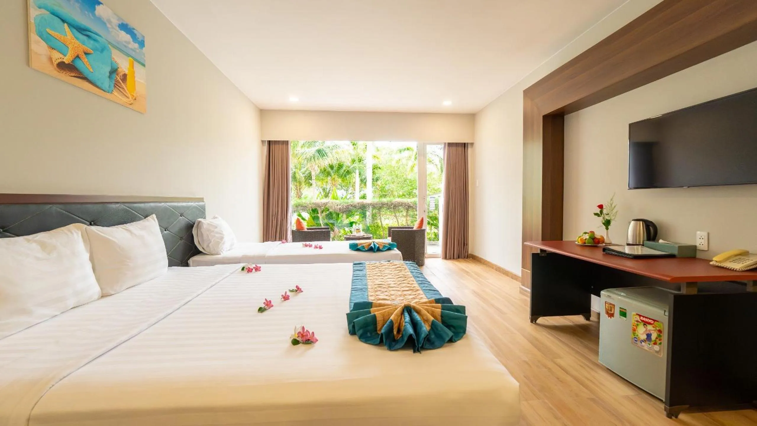 Bedroom, Bed in Sandunes Beach Resort & Spa
