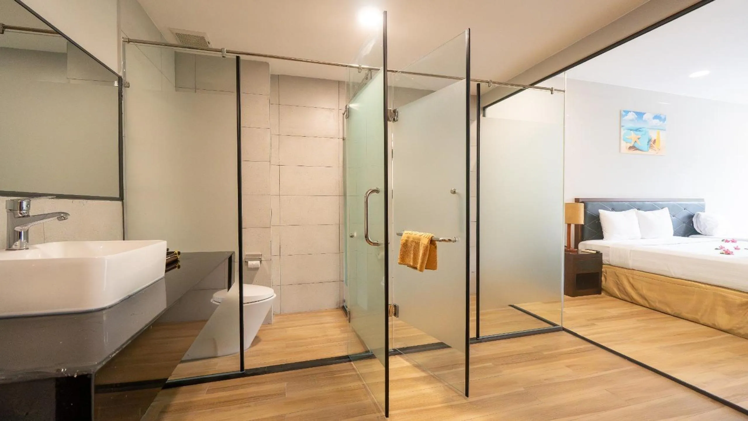 Bathroom, Bed in Sandunes Beach Resort & Spa