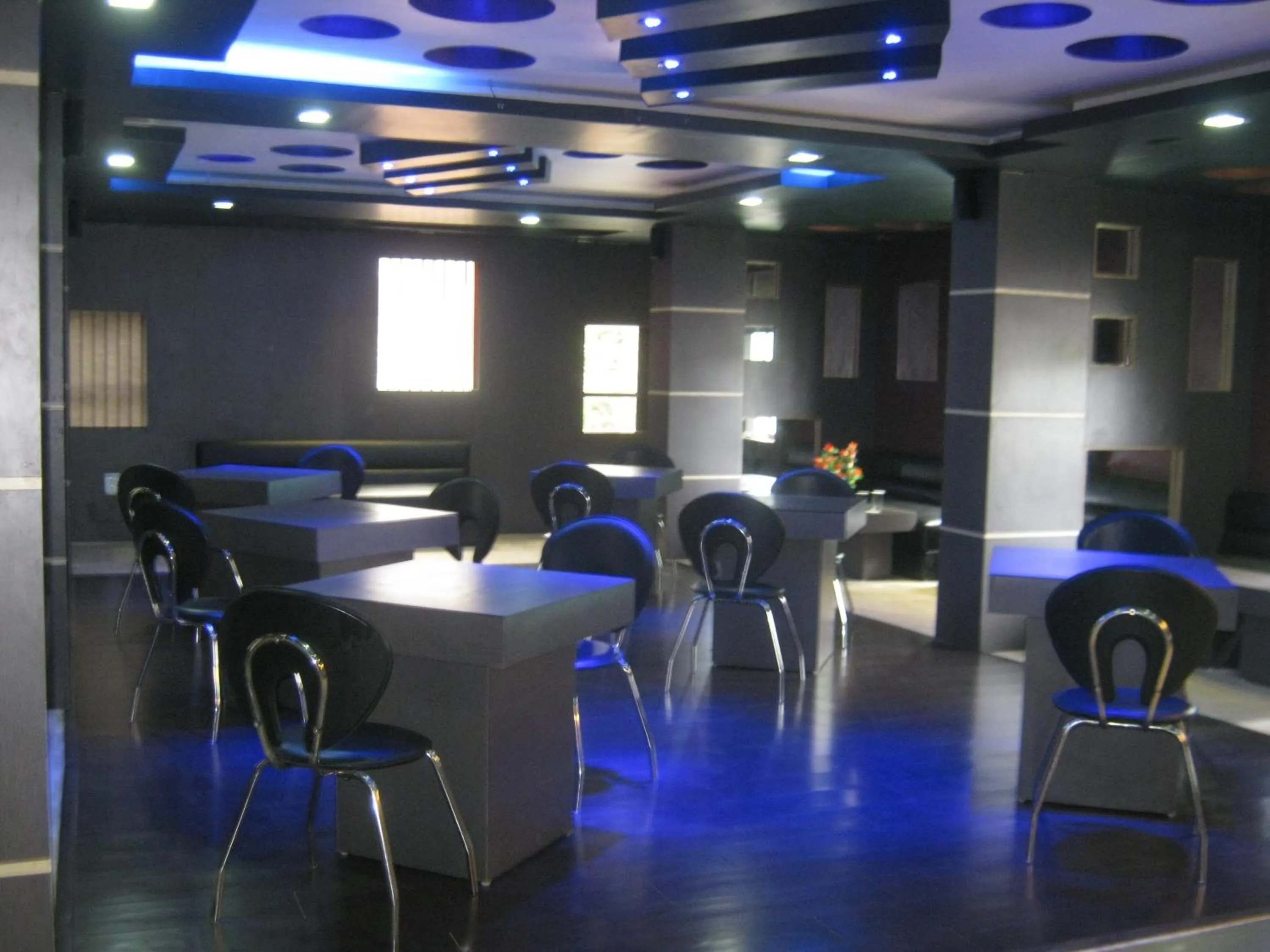 Restaurant/places to eat in Hotel Green Valley