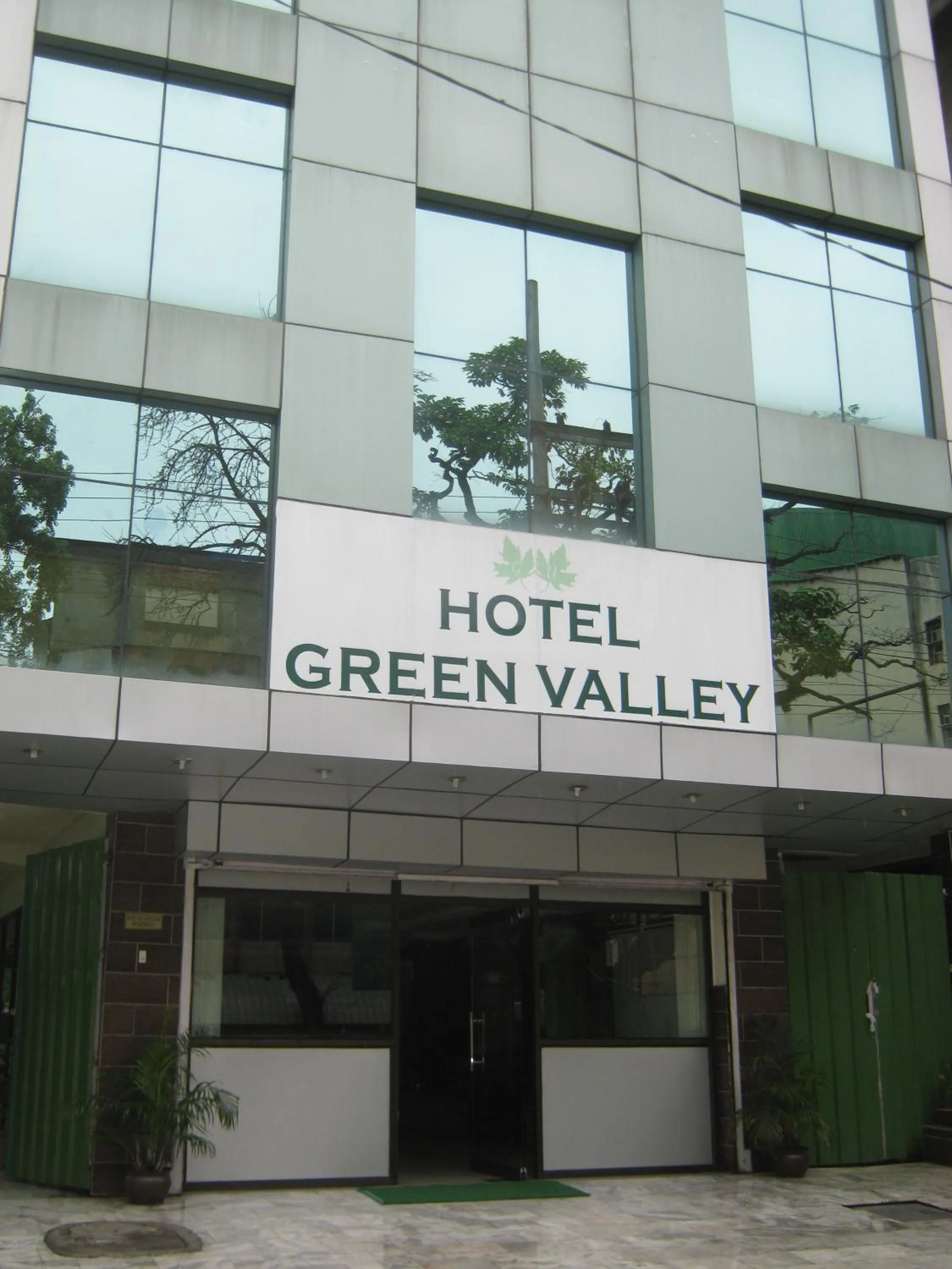 Facade/entrance in Hotel Green Valley