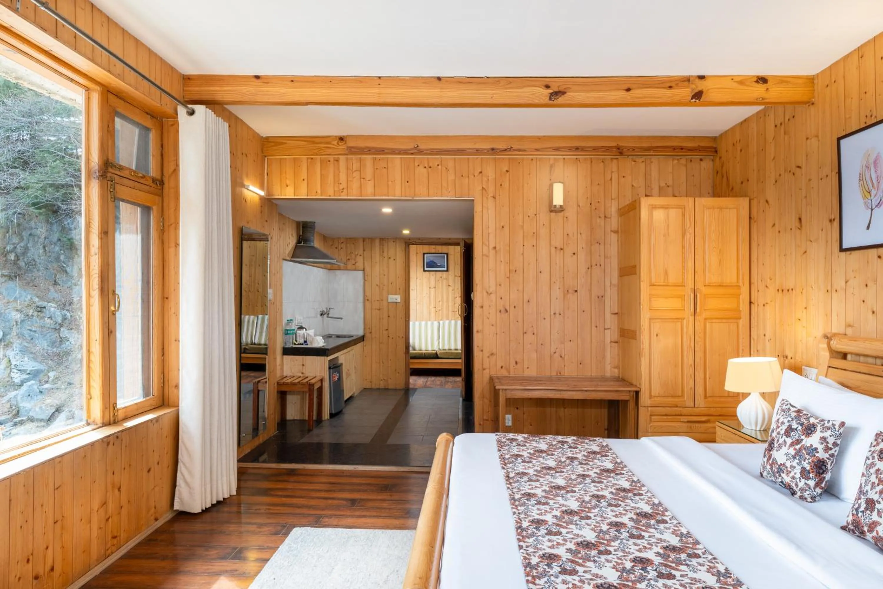 Bed in The Pine Chalet Manali