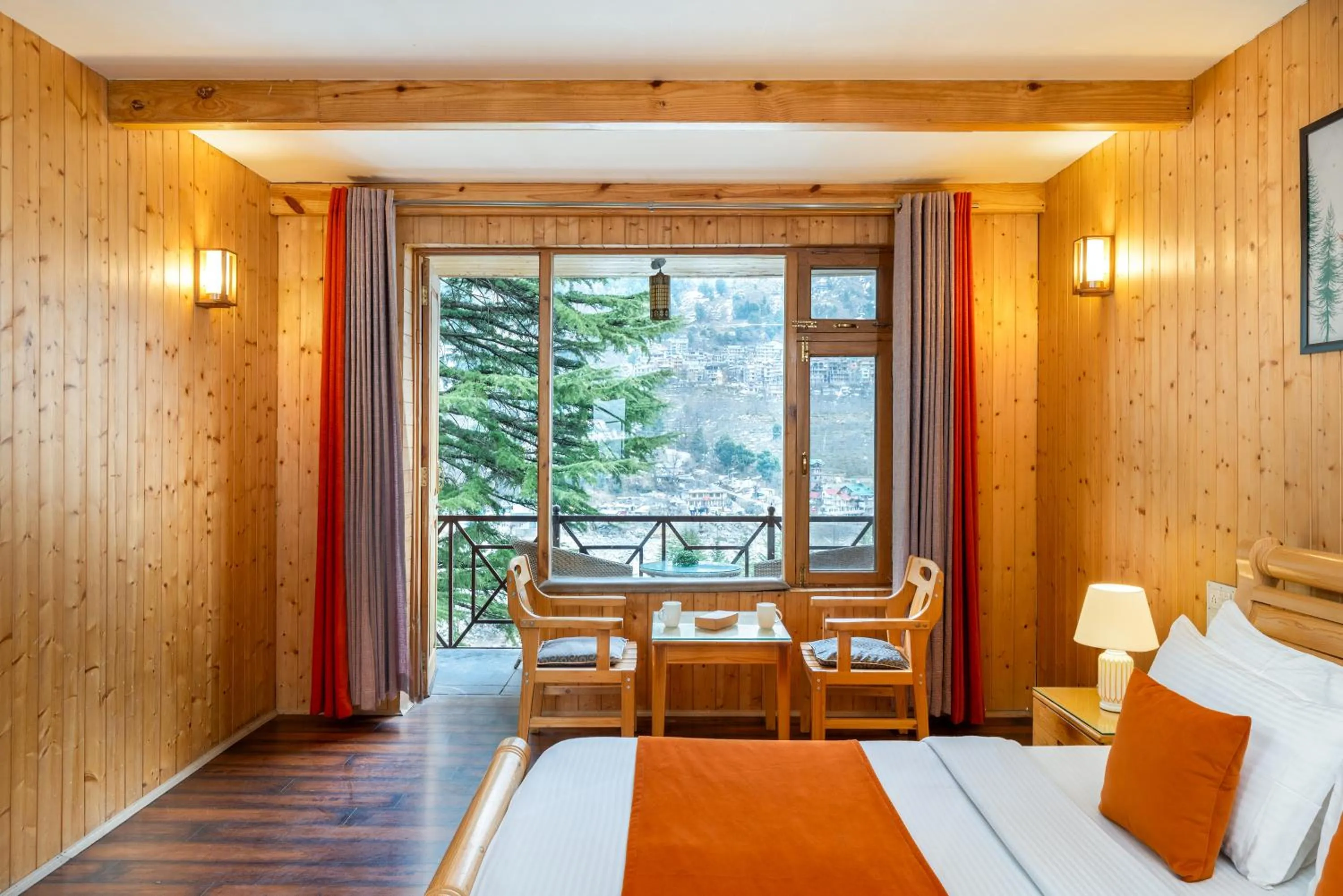 Bed in The Pine Chalet Manali