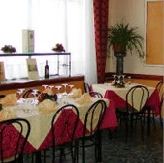 Restaurant/places to eat in Hotel Altavilla