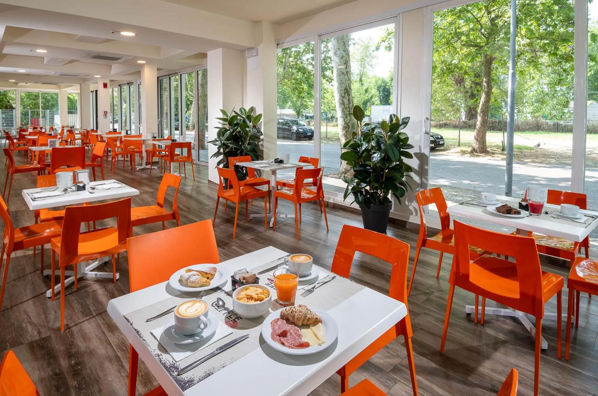 Breakfast in Union Park Hotel al mare con Piscina - Parcheggio - Spiaggia - A MH Collection Hotels