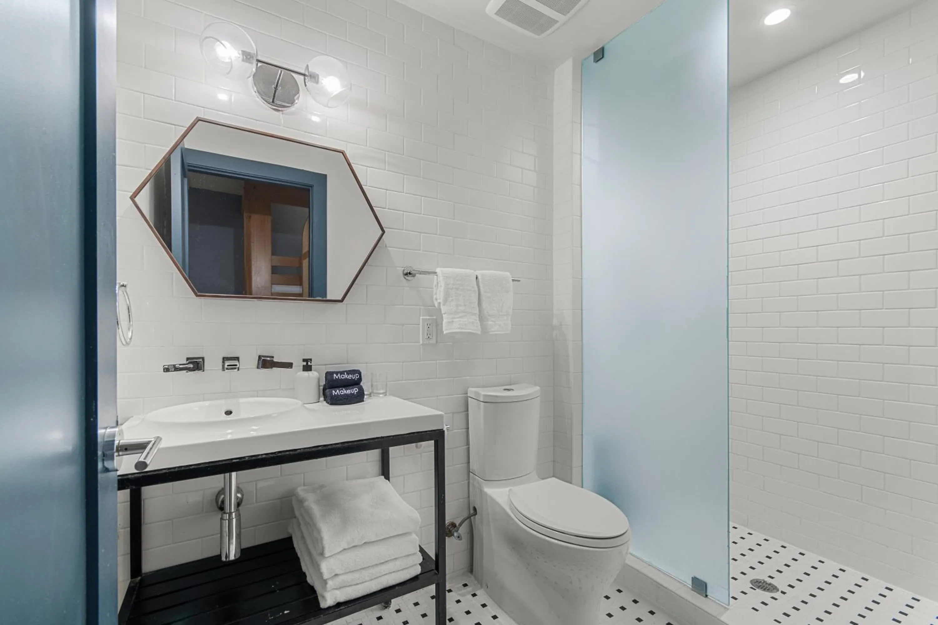 Shower in The Daydrift