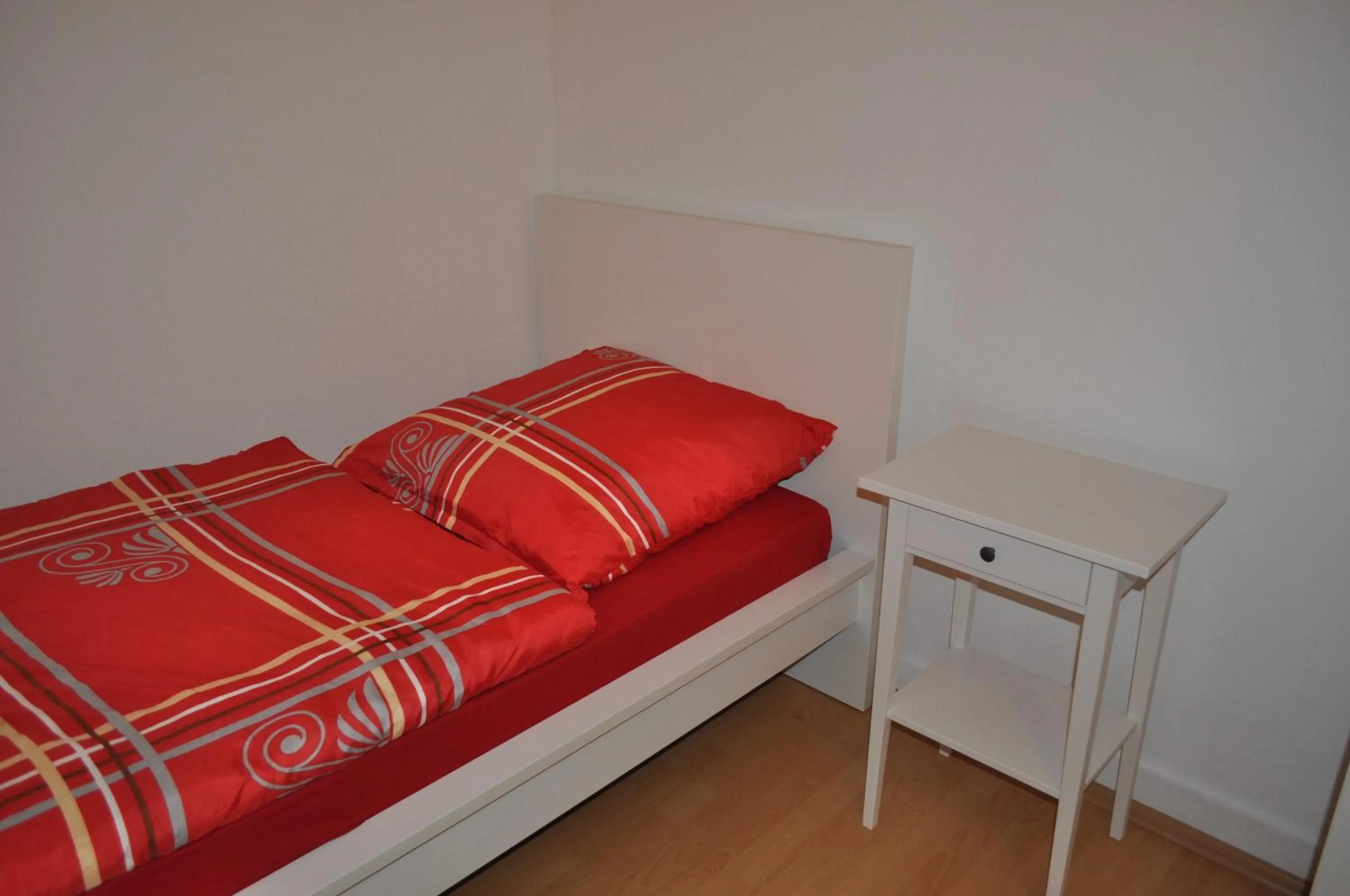 Photo of the whole room, Bed in White House Castrop Rauxel