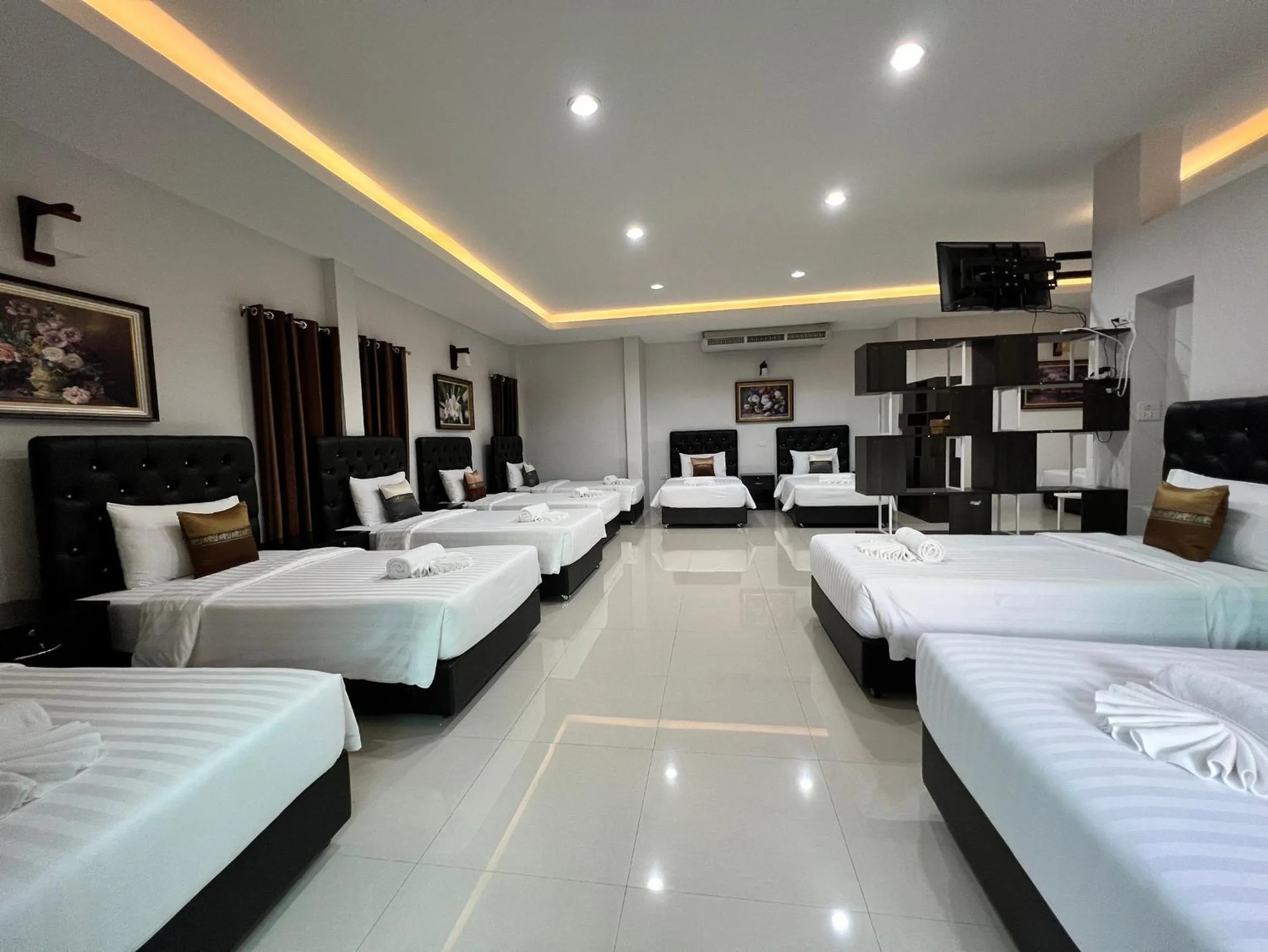 Photo of the whole room, Bed in The Canal Garden Resort