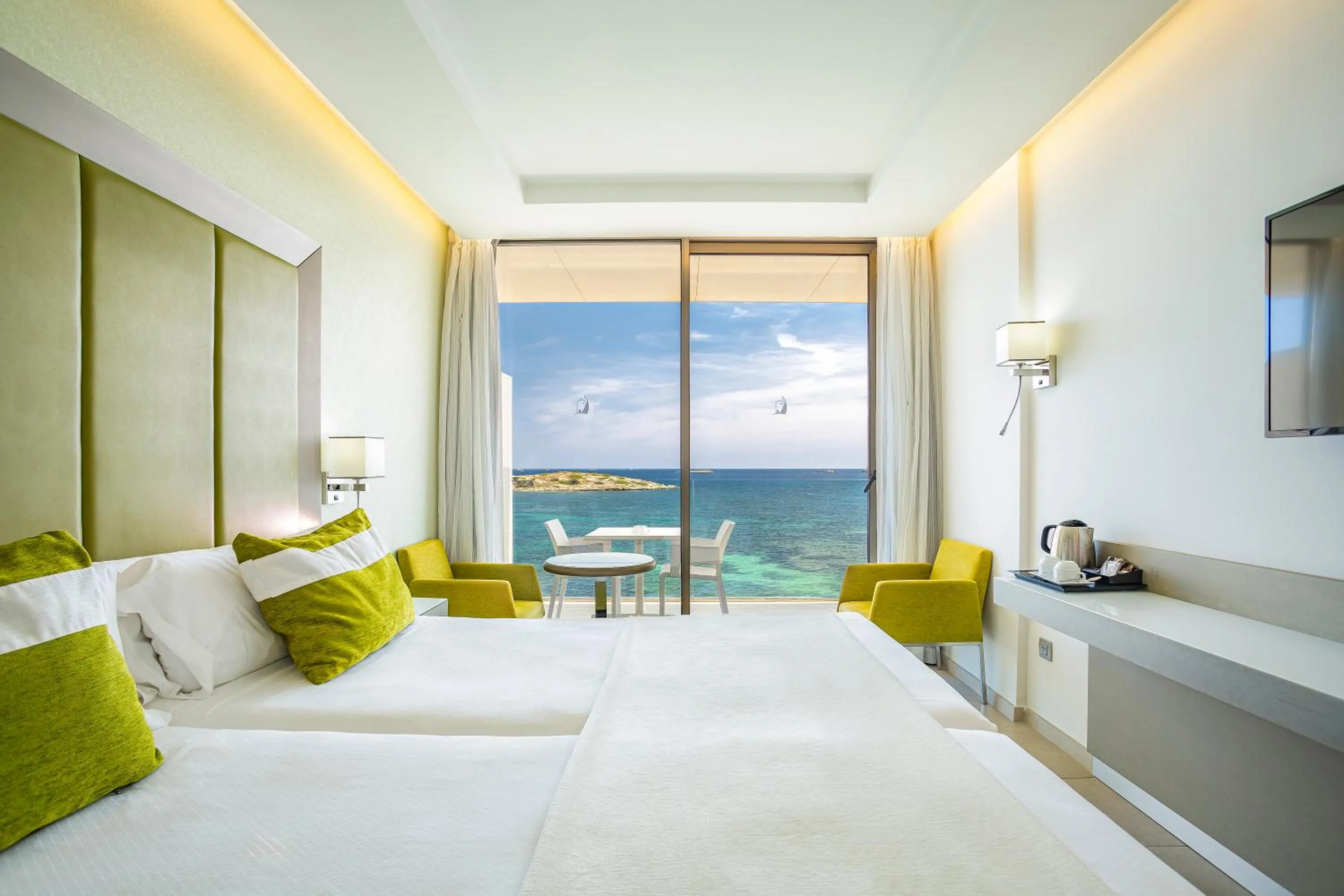 Bed in Hotel Torre del Mar - Ibiza