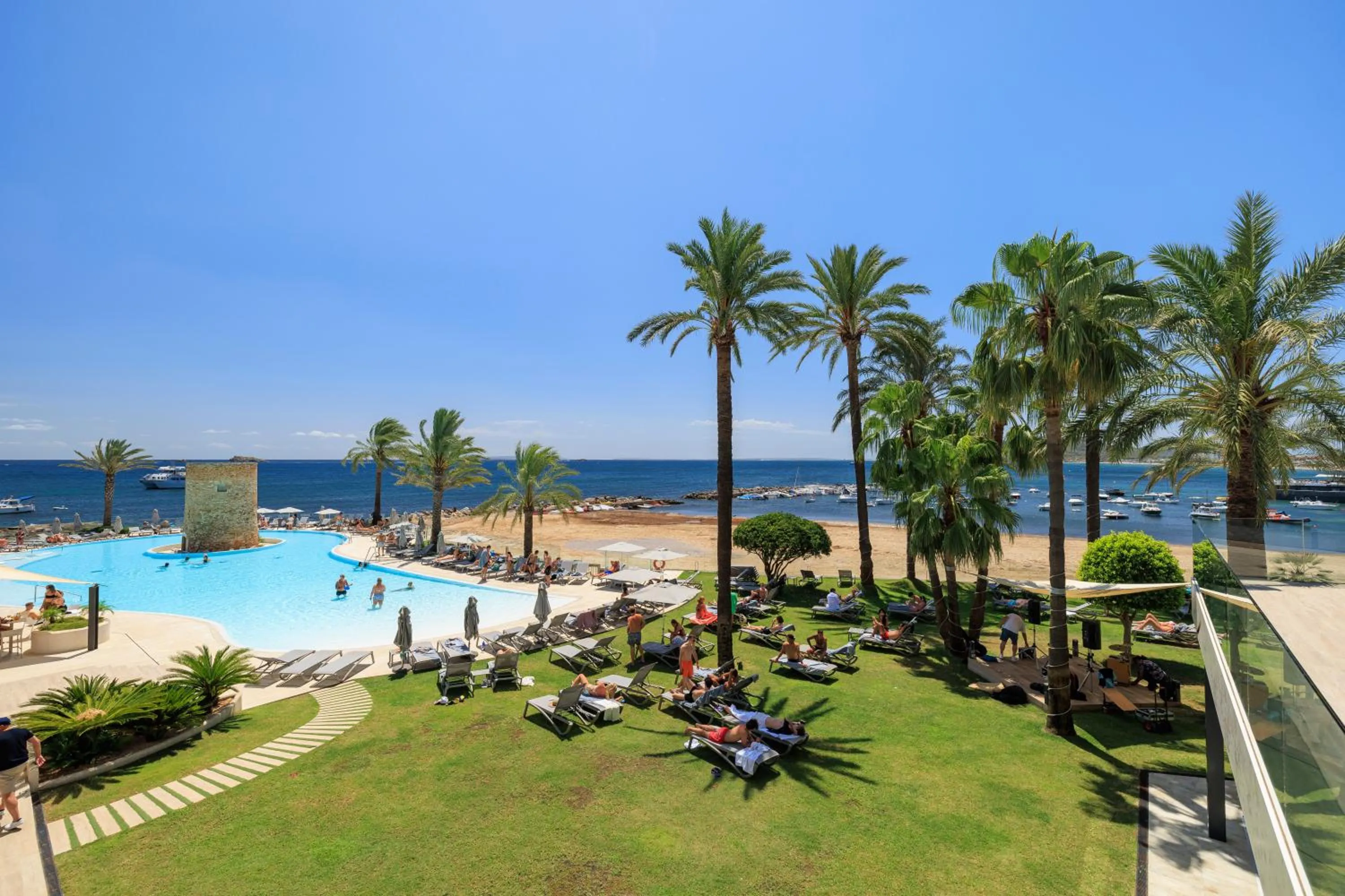 Garden view in Hotel Torre del Mar - Ibiza