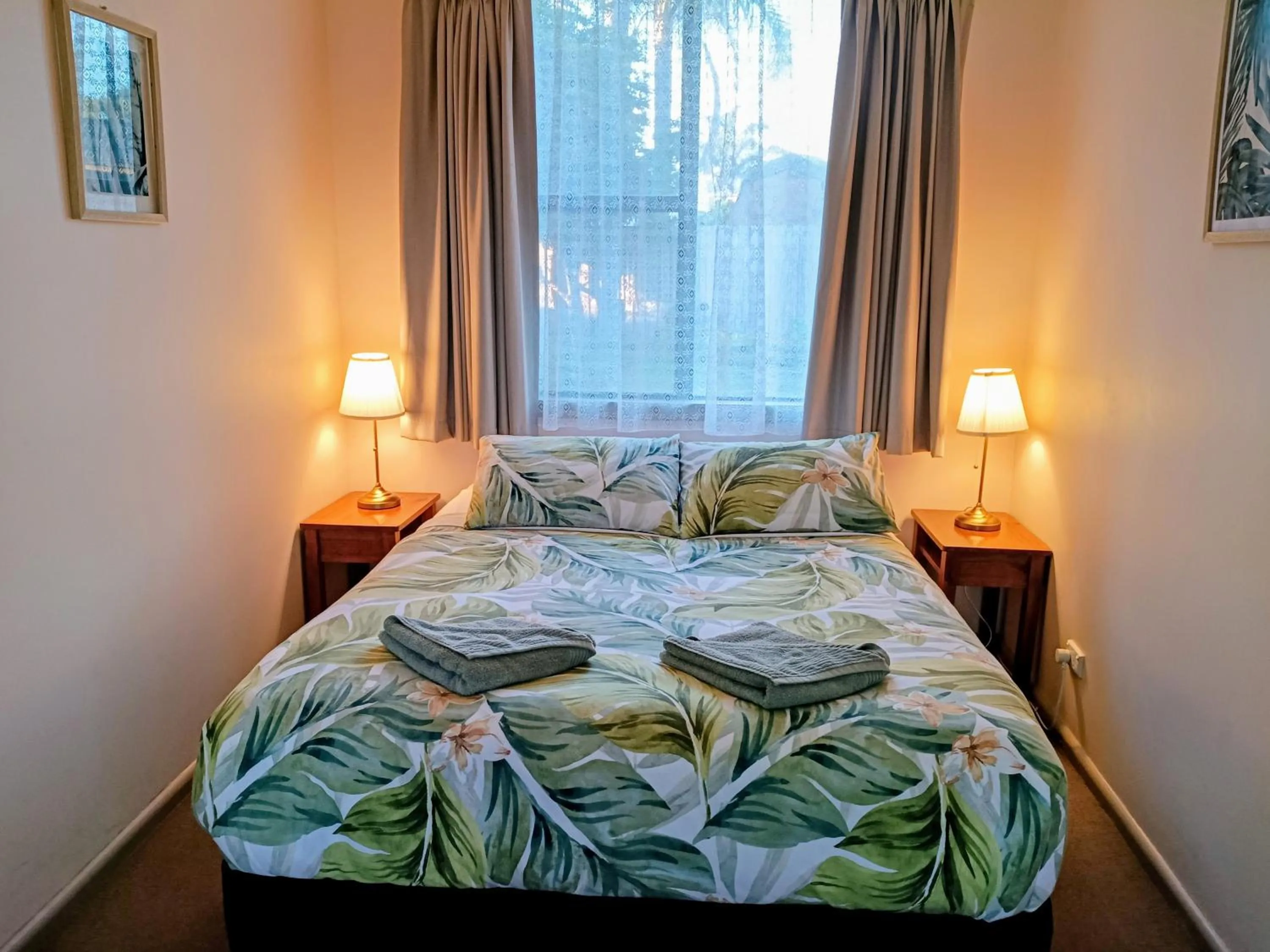 Bed in Lakes Entrance Holiday Units