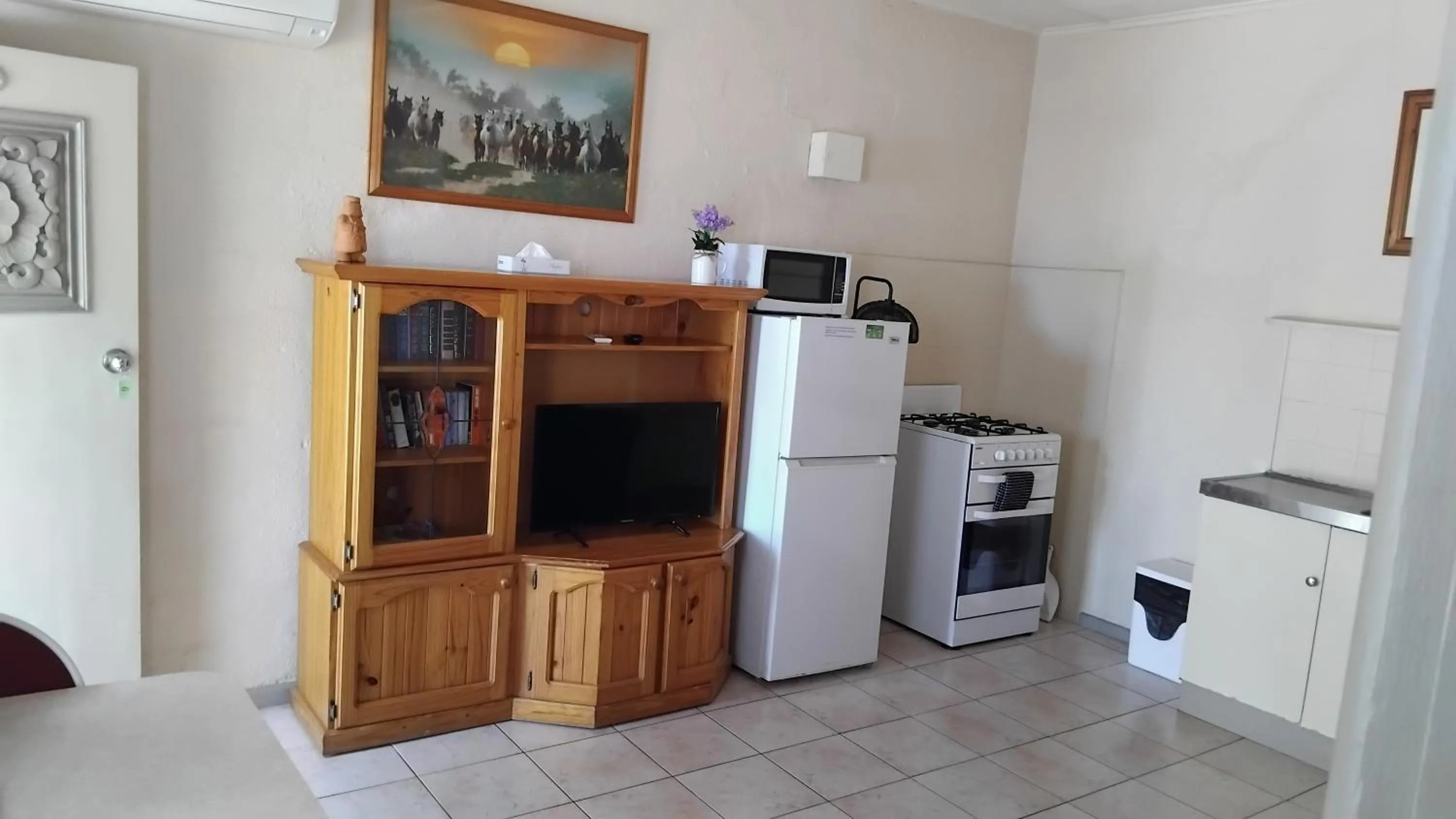 Lounge or bar in Lakes Entrance Holiday Units