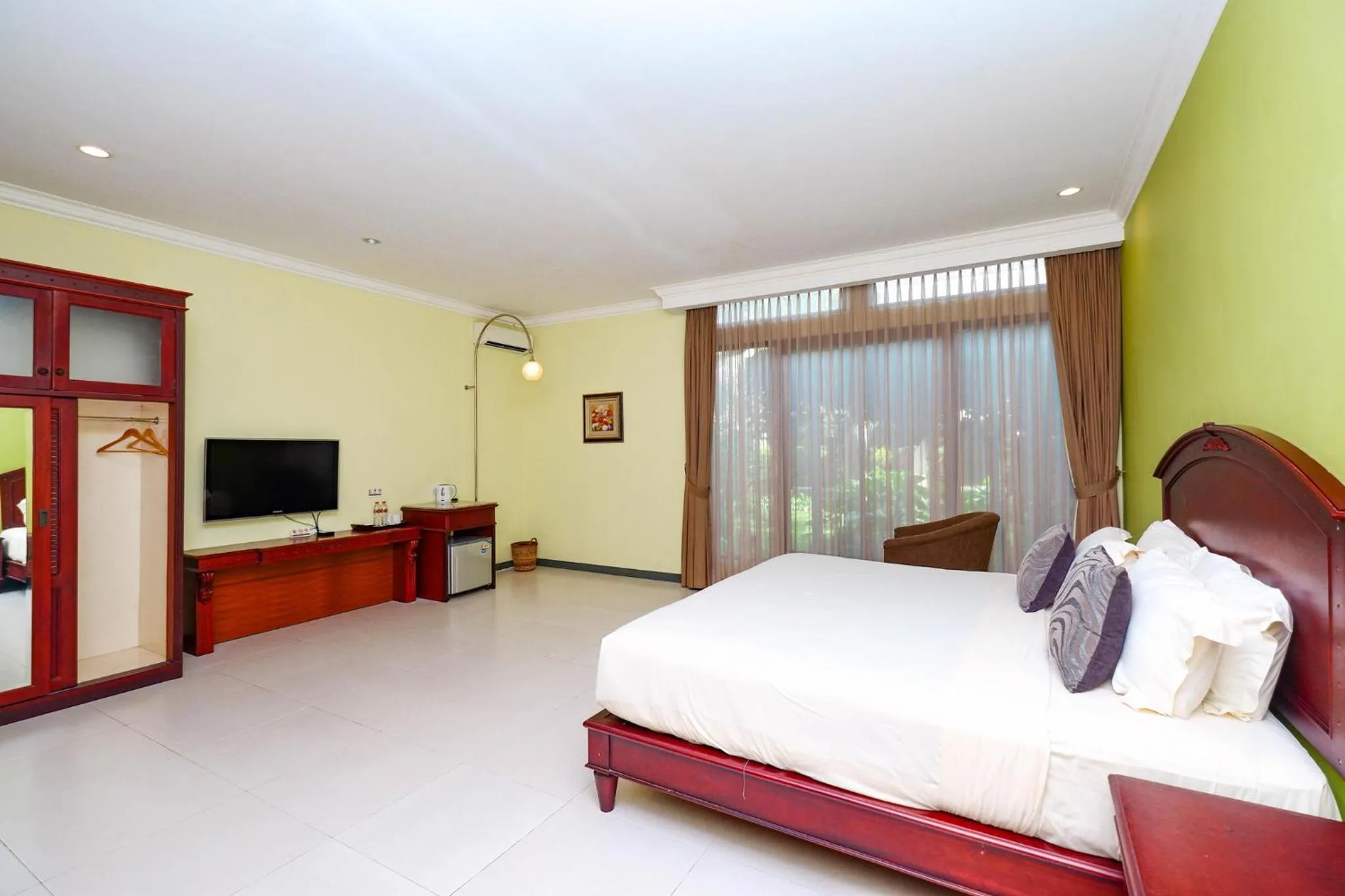 Bed in Maharani Guest House