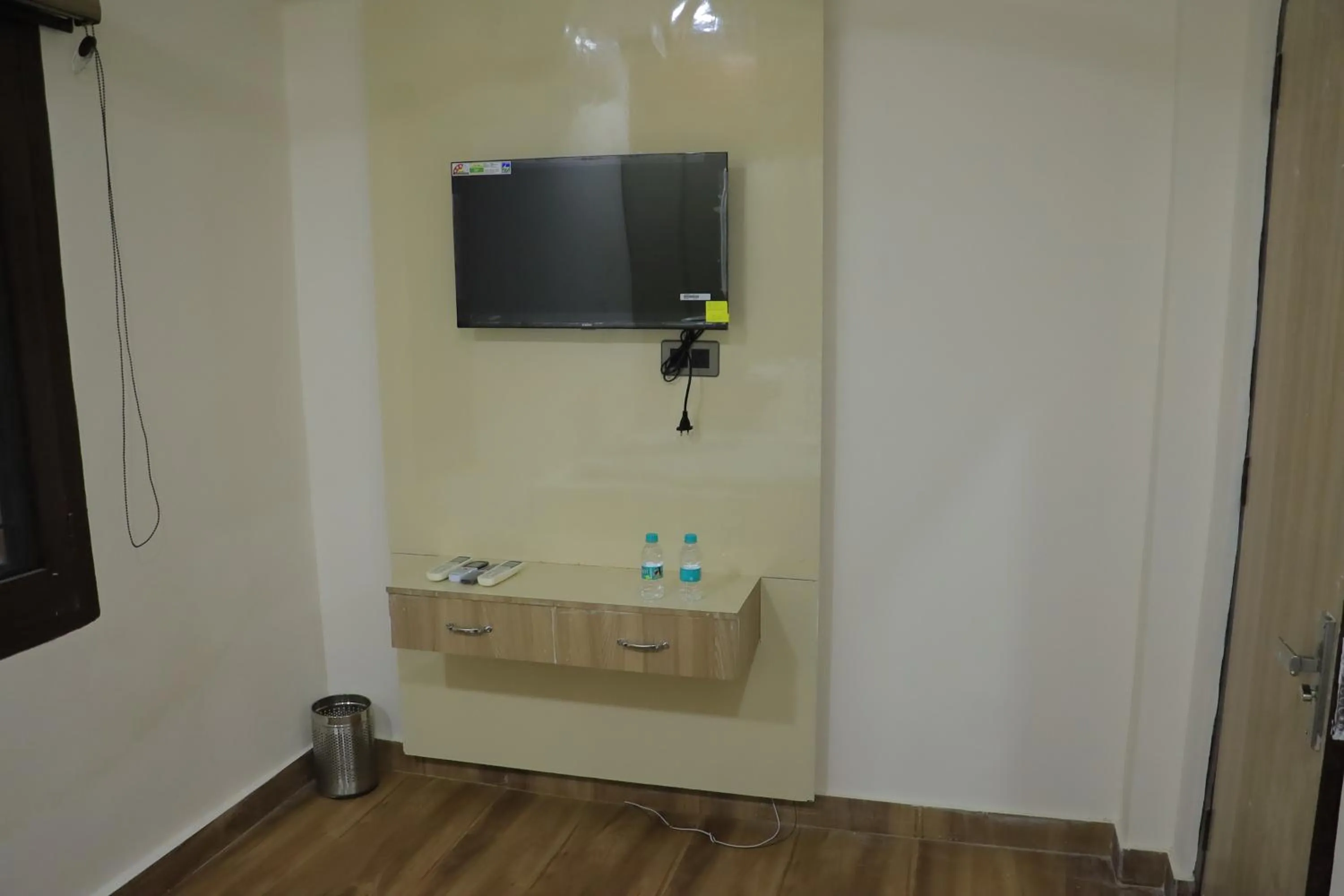 TV and multimedia in The Amritsar View near Golden temple