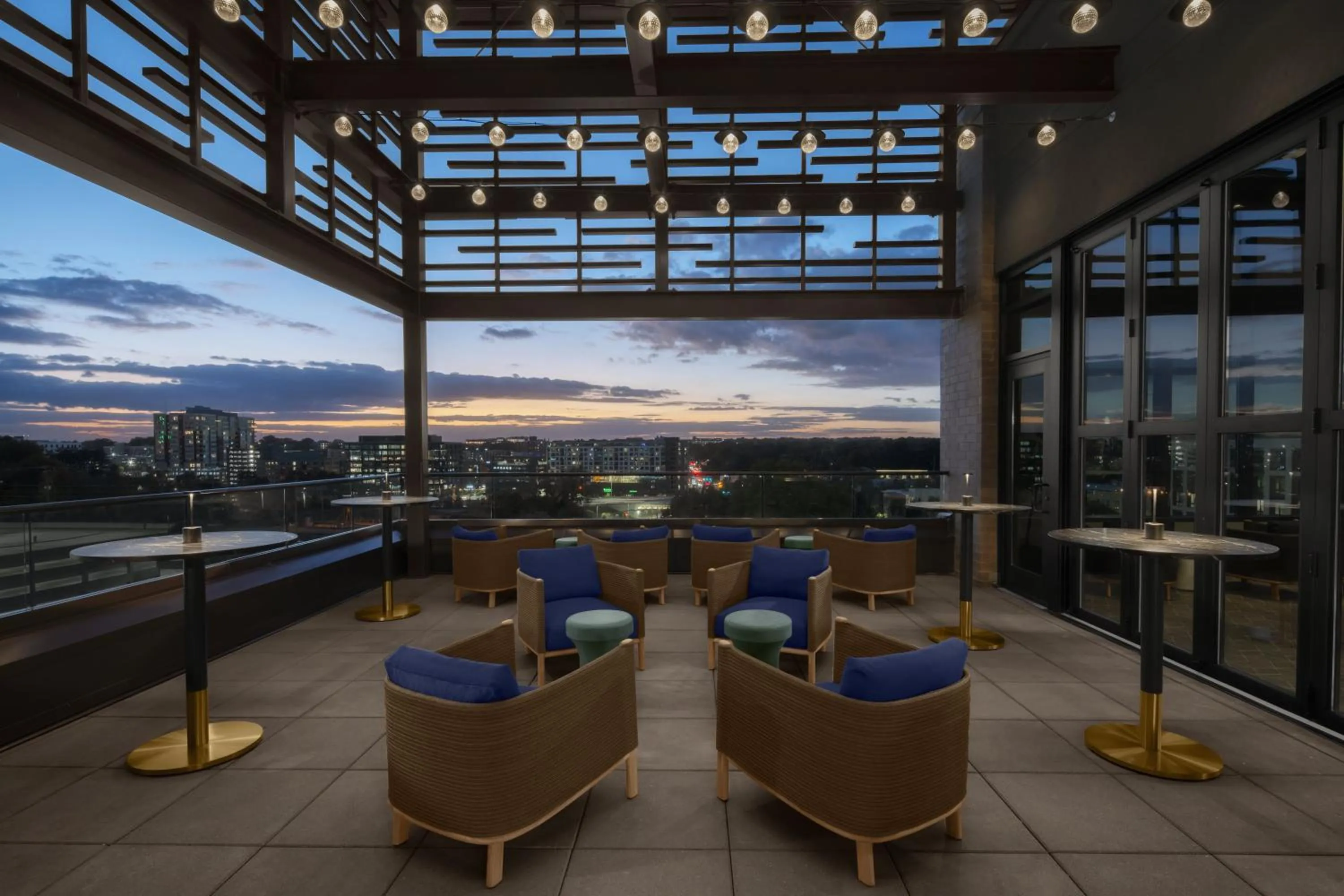 Lounge or bar in Hyatt House Raleigh Downtown/Seaboard Station