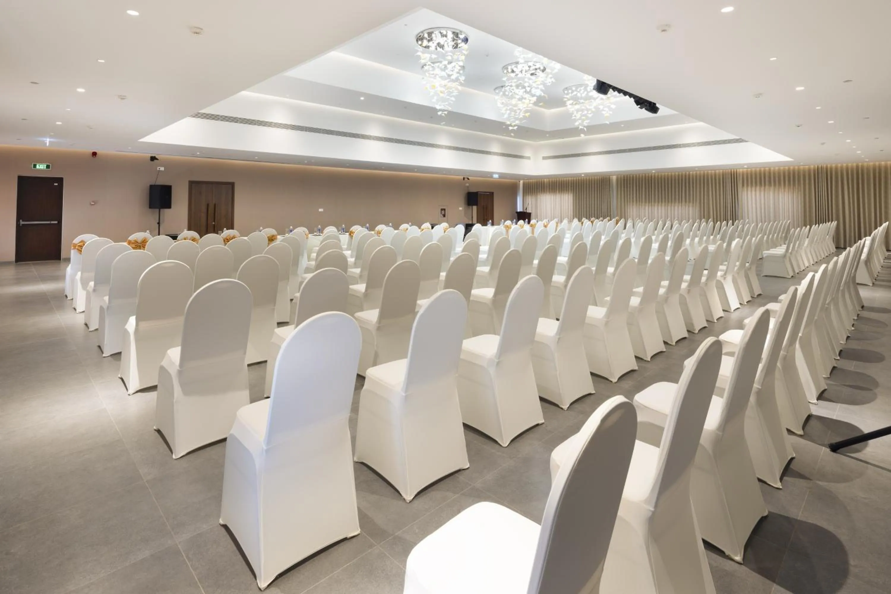Meeting/conference room in Iconic Long Hai Hotel