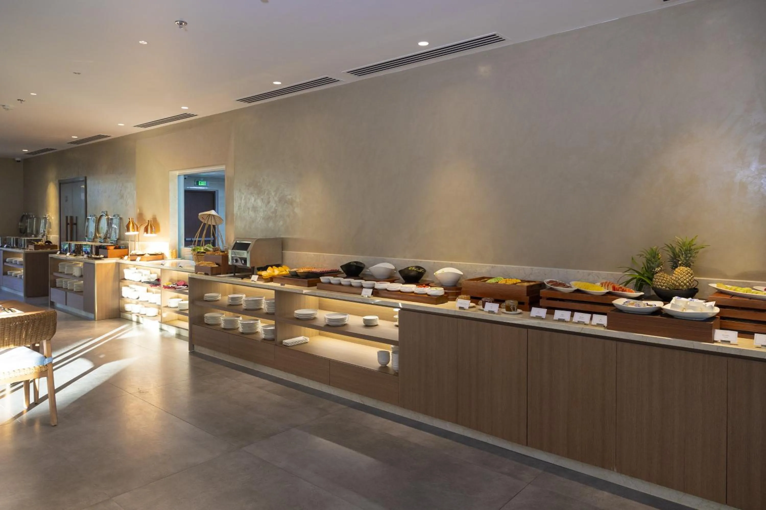 Restaurant/places to eat in Iconic Long Hai Hotel