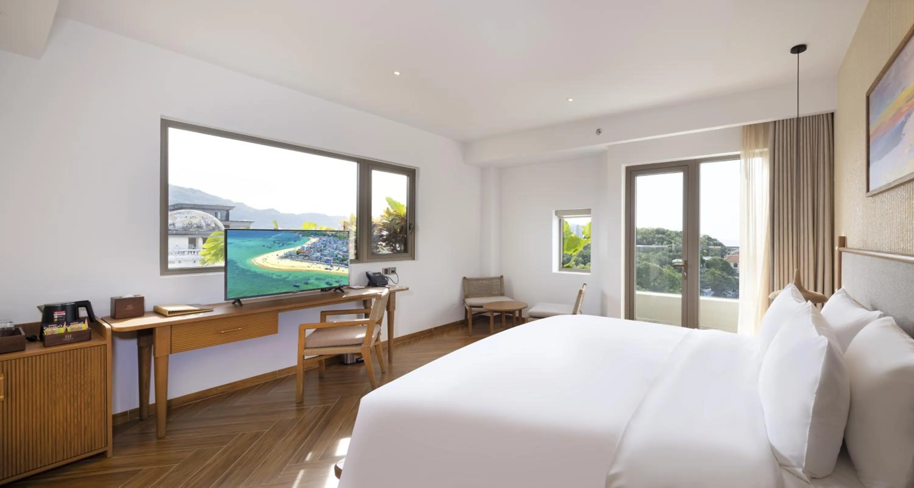 Bedroom, Bed in Iconic Long Hai Hotel