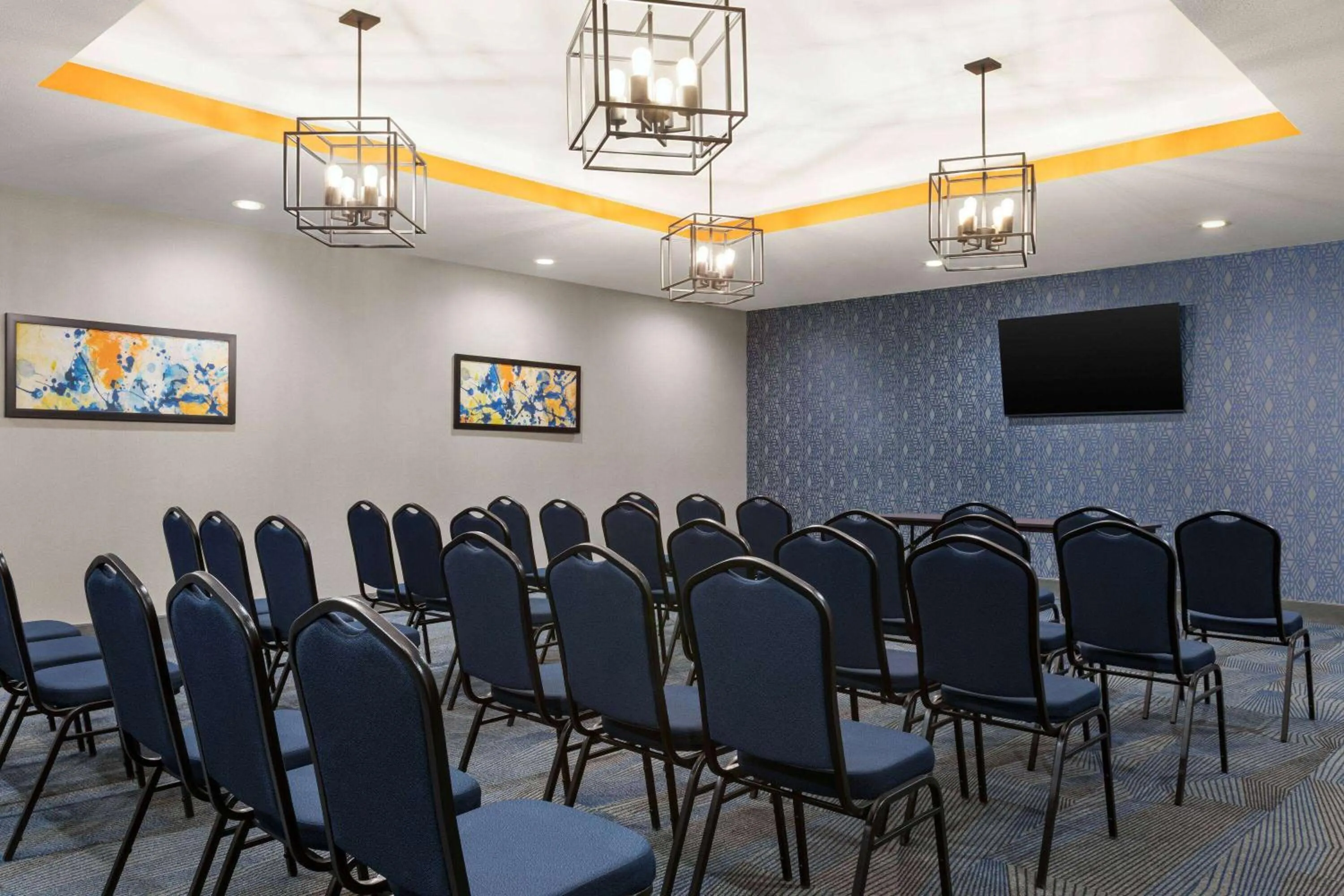 Meeting/conference room in La Quinta Inn & Suites by Wyndham Austin South
